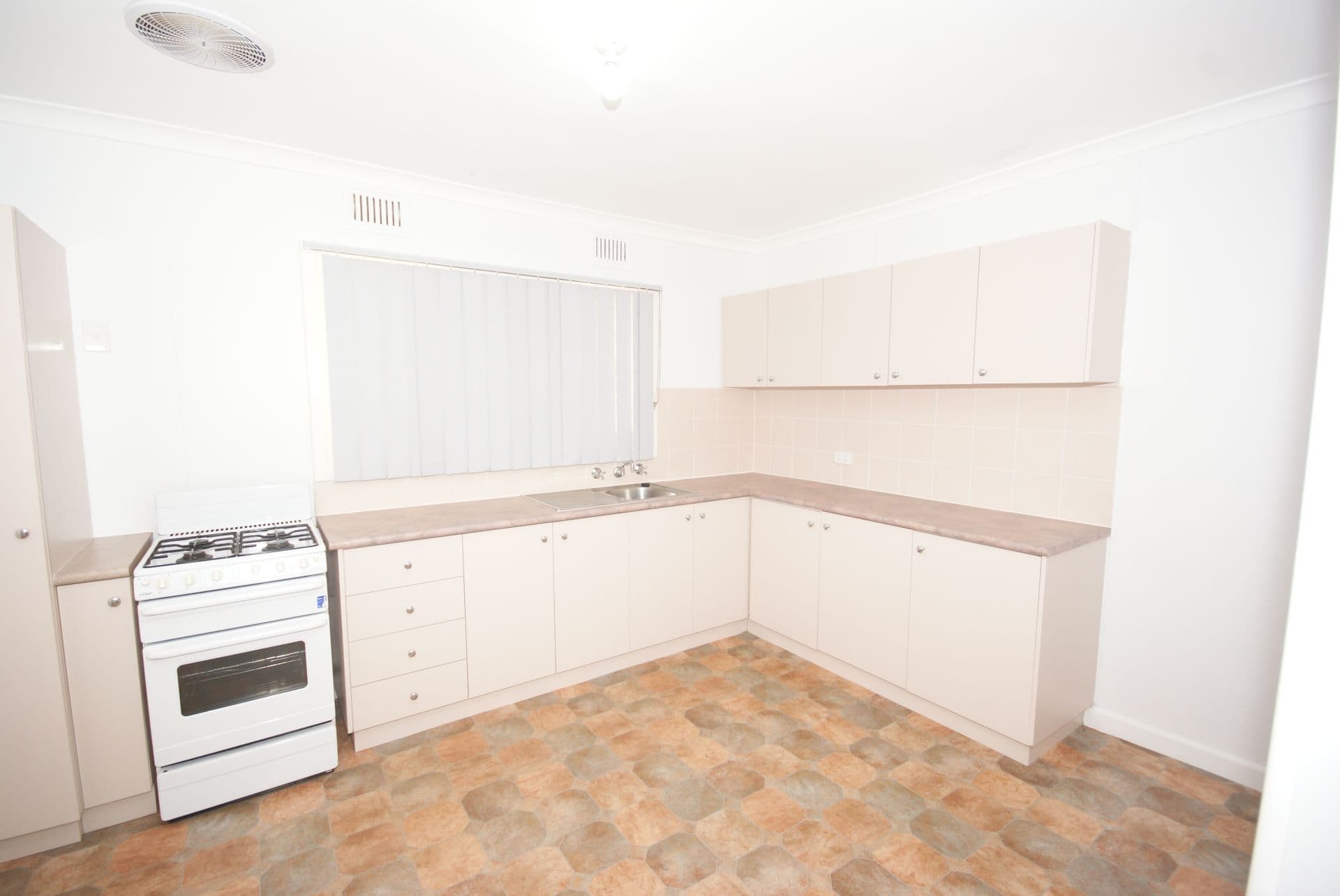 2/25 Gawler Way, Calista, WA, 6167, Calista - Thumbnail 7