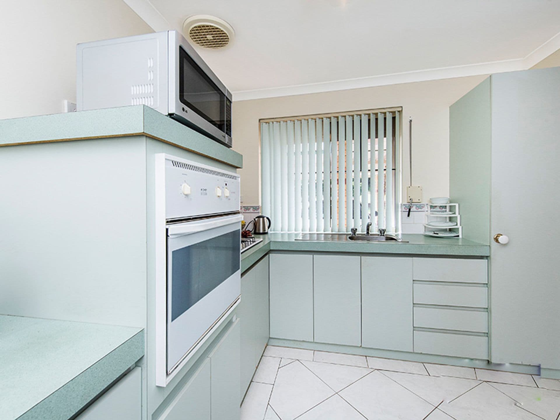 2/10 Elanora Drive, Cooloongup, WA, 6168, Cooloongup - Thumbnail 4