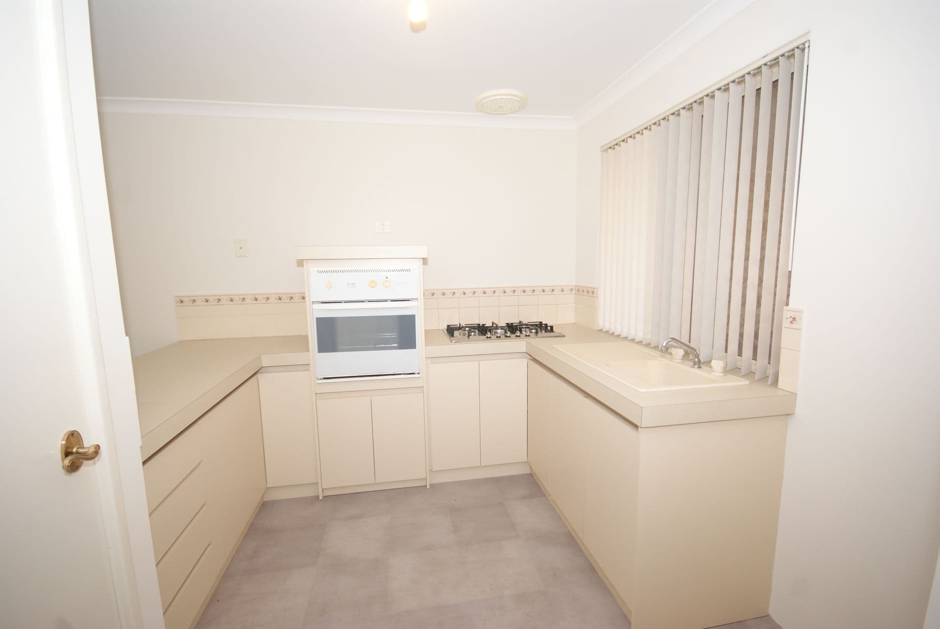 17/4 Marlo Place, Waikiki, WA, 6169, Waikiki - Thumbnail 4