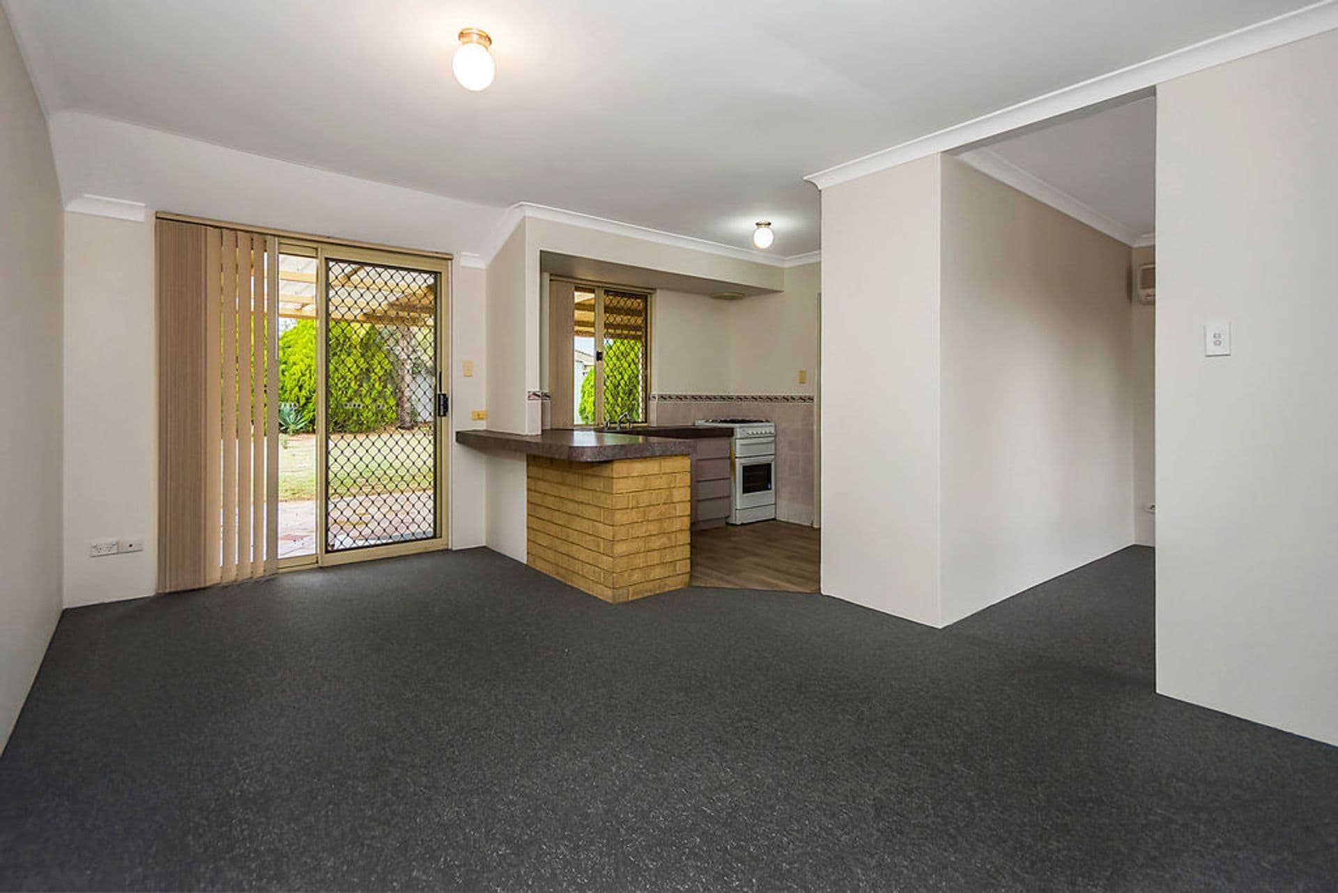 20/61 Rockingham Beach Road, Rockingham, WA, 6168, Waikiki - Thumbnail 3