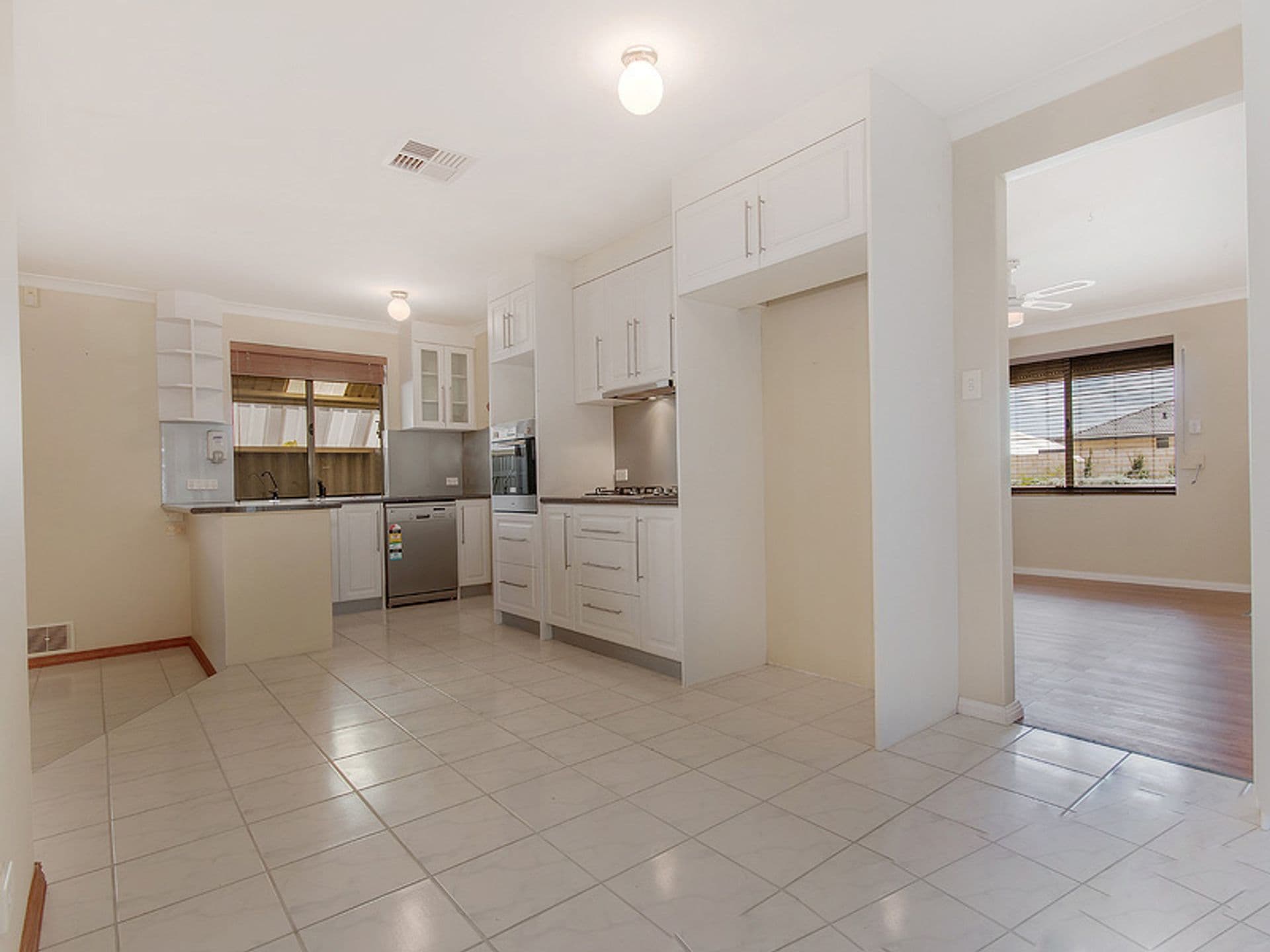 20/61 Rockingham Beach Road, Rockingham, WA, 6168, Warnbro - Thumbnail 6