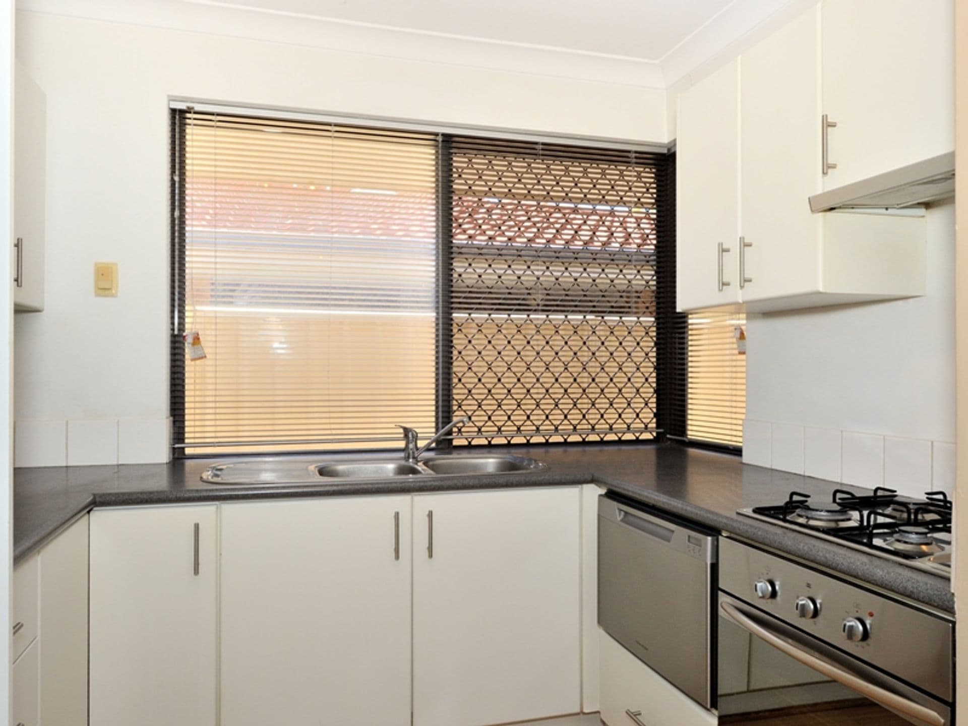 3/3 Alexandra Street, Rockingham, WA, 6168, Rockingham - Thumbnail 5