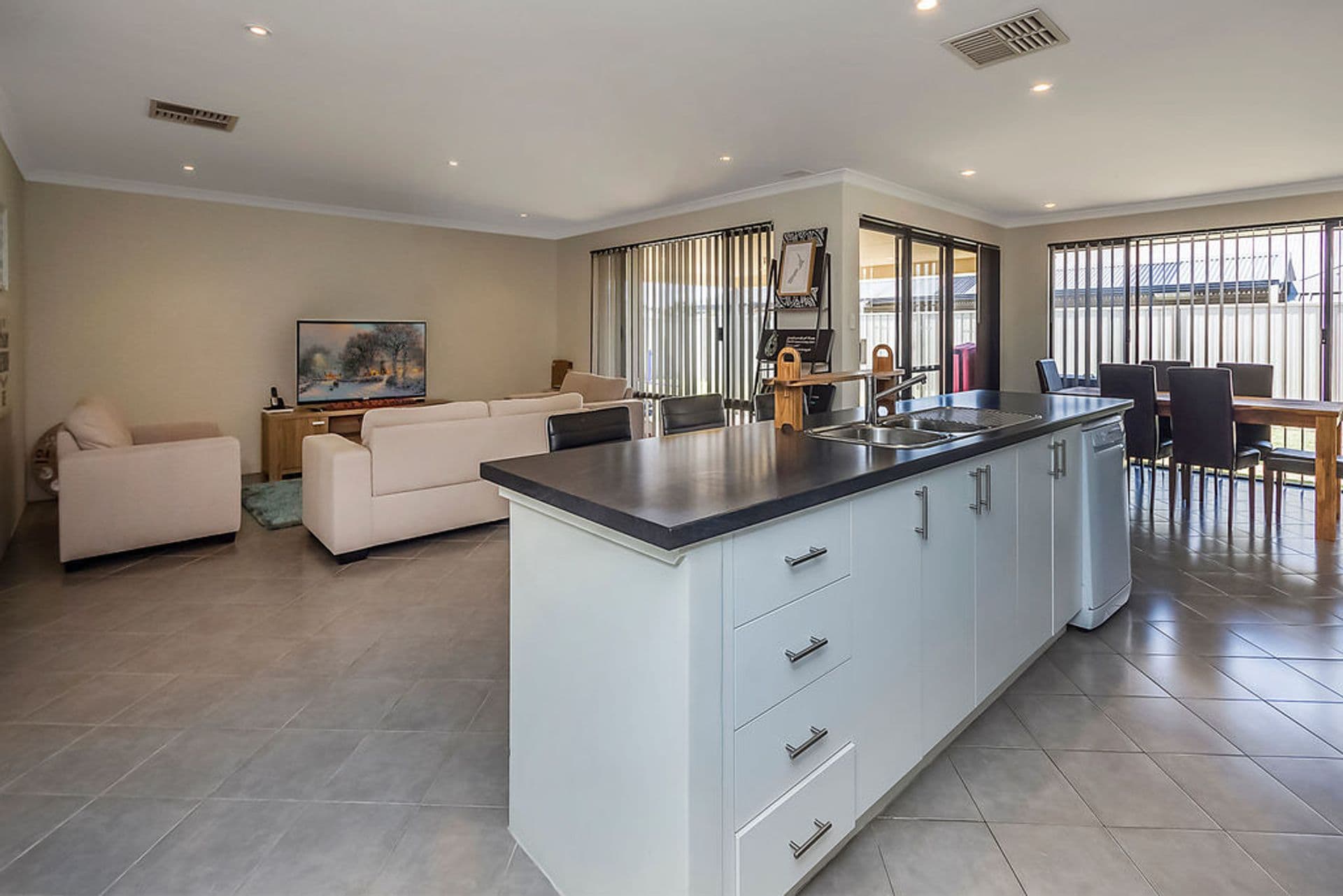 20/61 Rockingham Beach Road, Rockingham, WA, 6168, Secret Harbour - Thumbnail 4