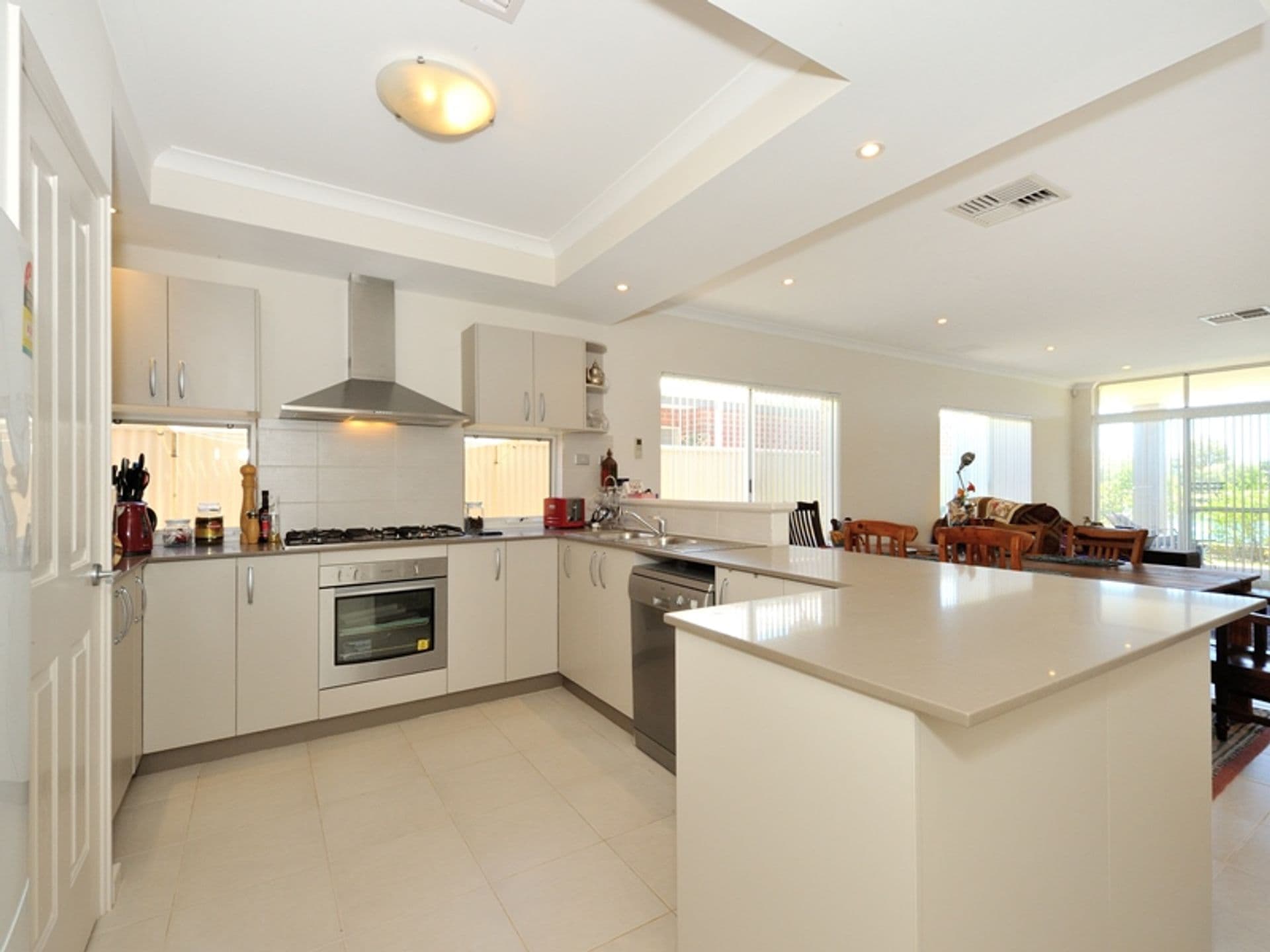 20/61 Rockingham Beach Road, Rockingham, WA, 6168, Waikiki - Thumbnail 3