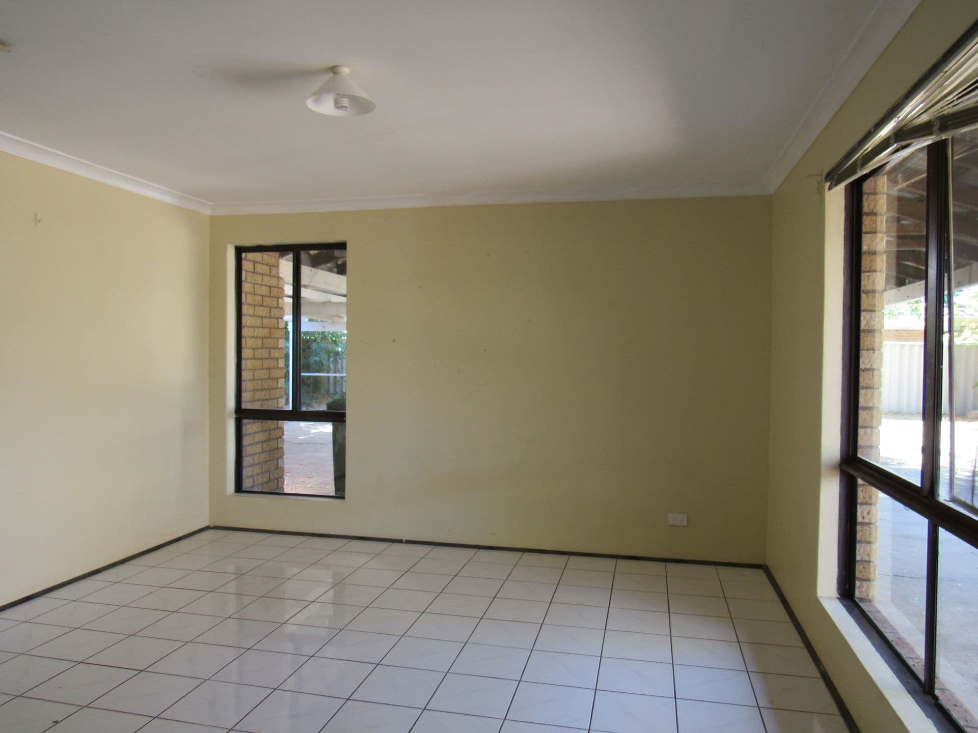 20/61 Rockingham Beach Road, Rockingham, WA, 6168, Warnbro - Thumbnail 3