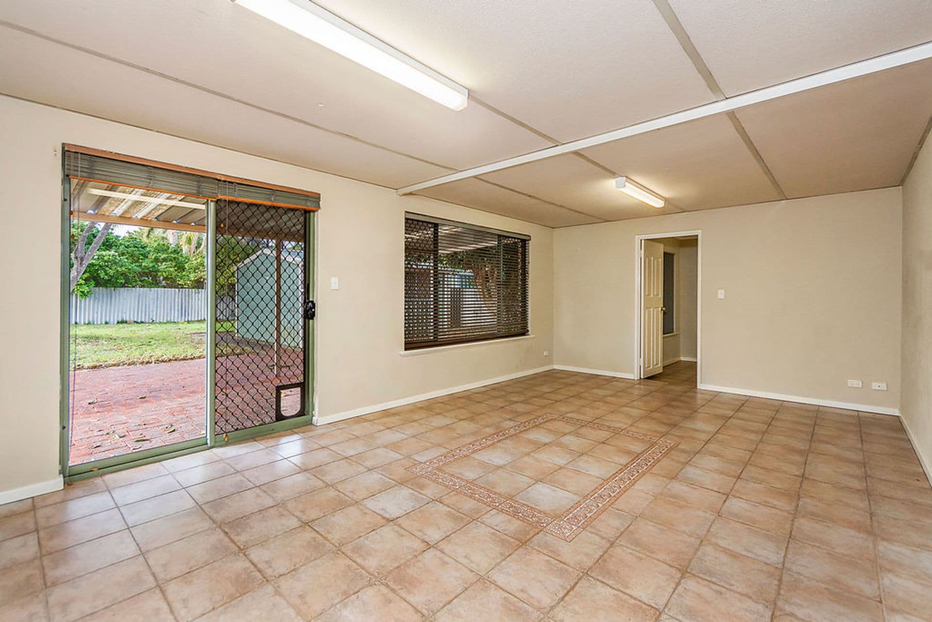 20/61 Rockingham Beach Road, Rockingham, WA, 6168, Hillman - Thumbnail 5