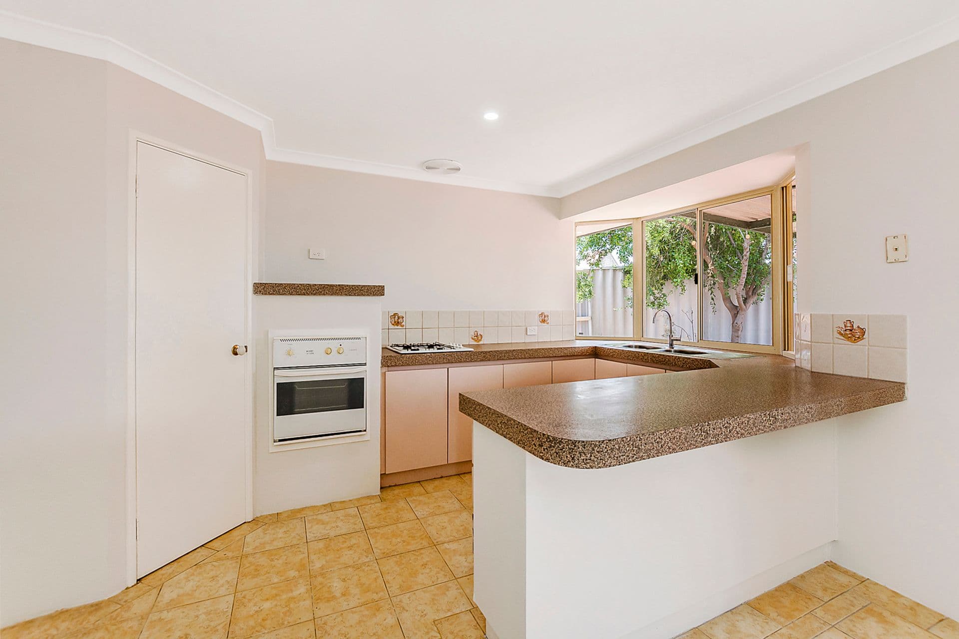 20/61 Rockingham Beach Road, Rockingham, WA, 6168, Waikiki - Thumbnail 3