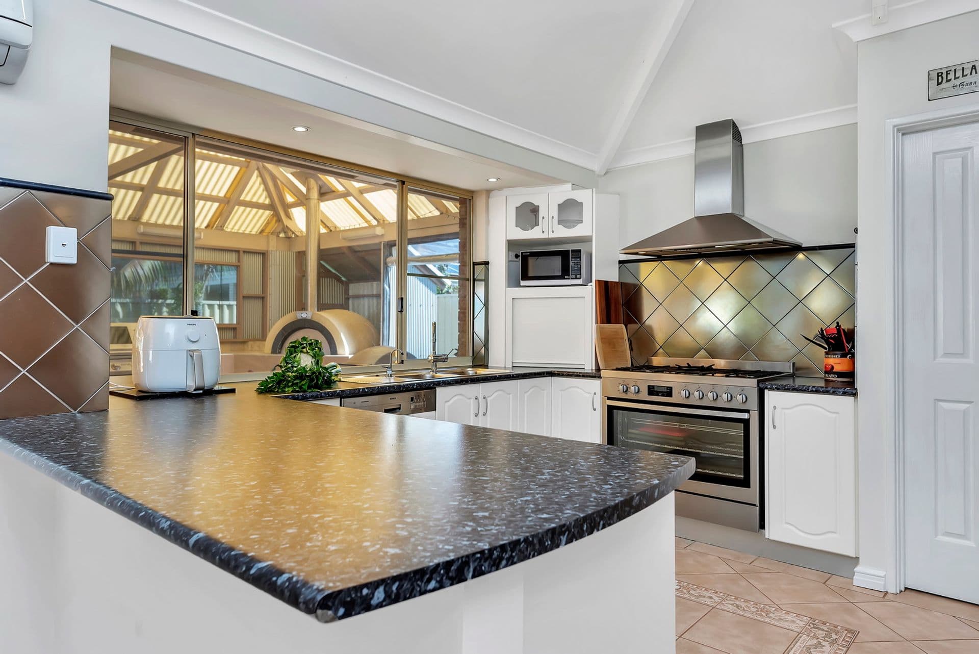 20/61 Rockingham Beach Road, Rockingham, WA, 6168, Warnbro - Thumbnail 2