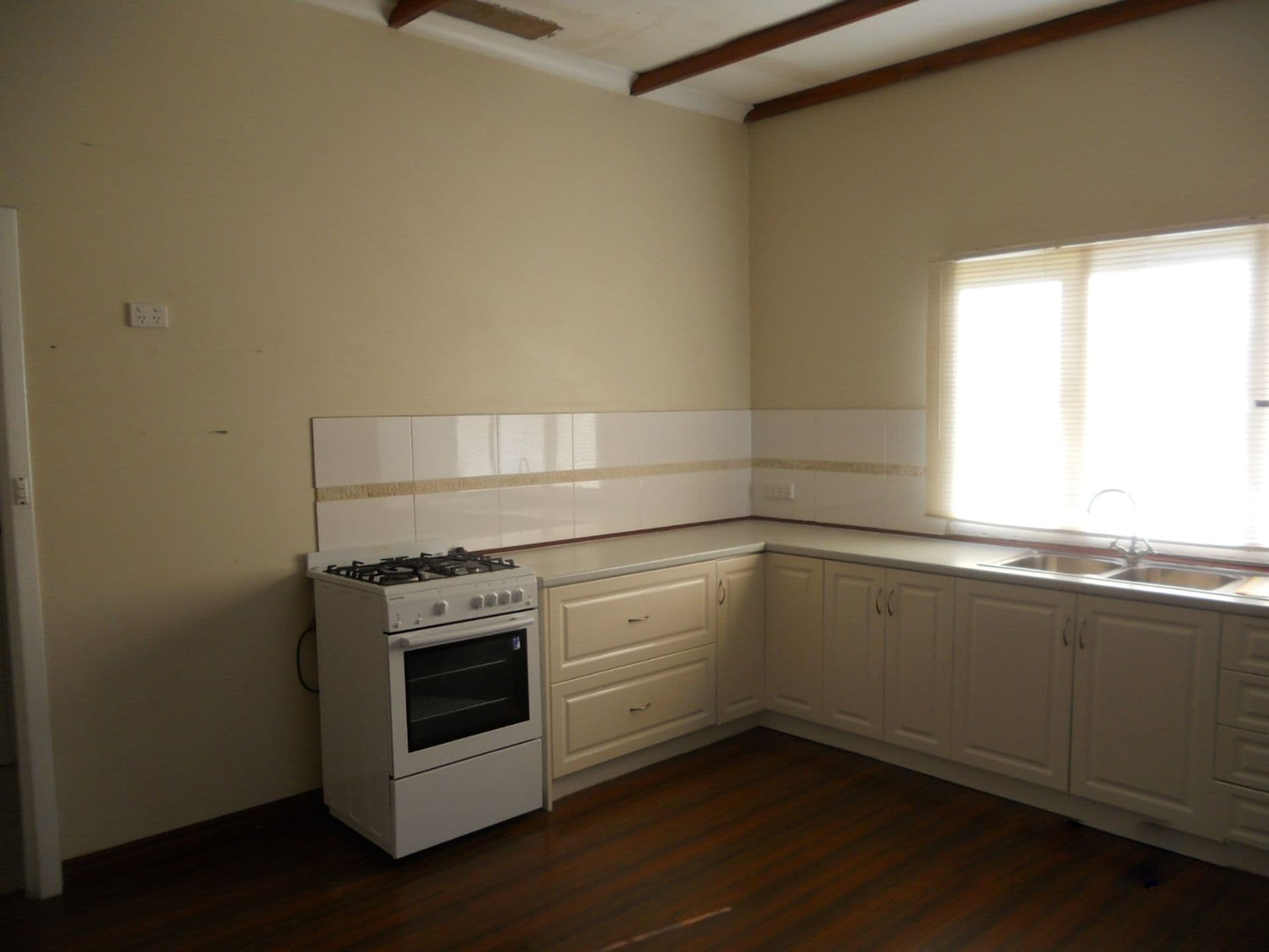 20/61 Rockingham Beach Road, Rockingham, WA, 6168, Shoalwater - Thumbnail 2