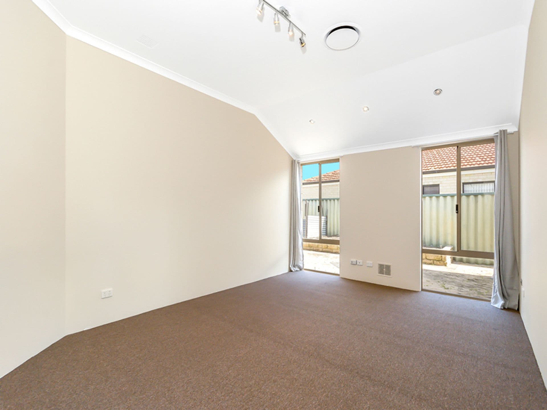 42 Achiever Avenue, Port Kennedy, WA, 6172, Port Kennedy - Thumbnail 3