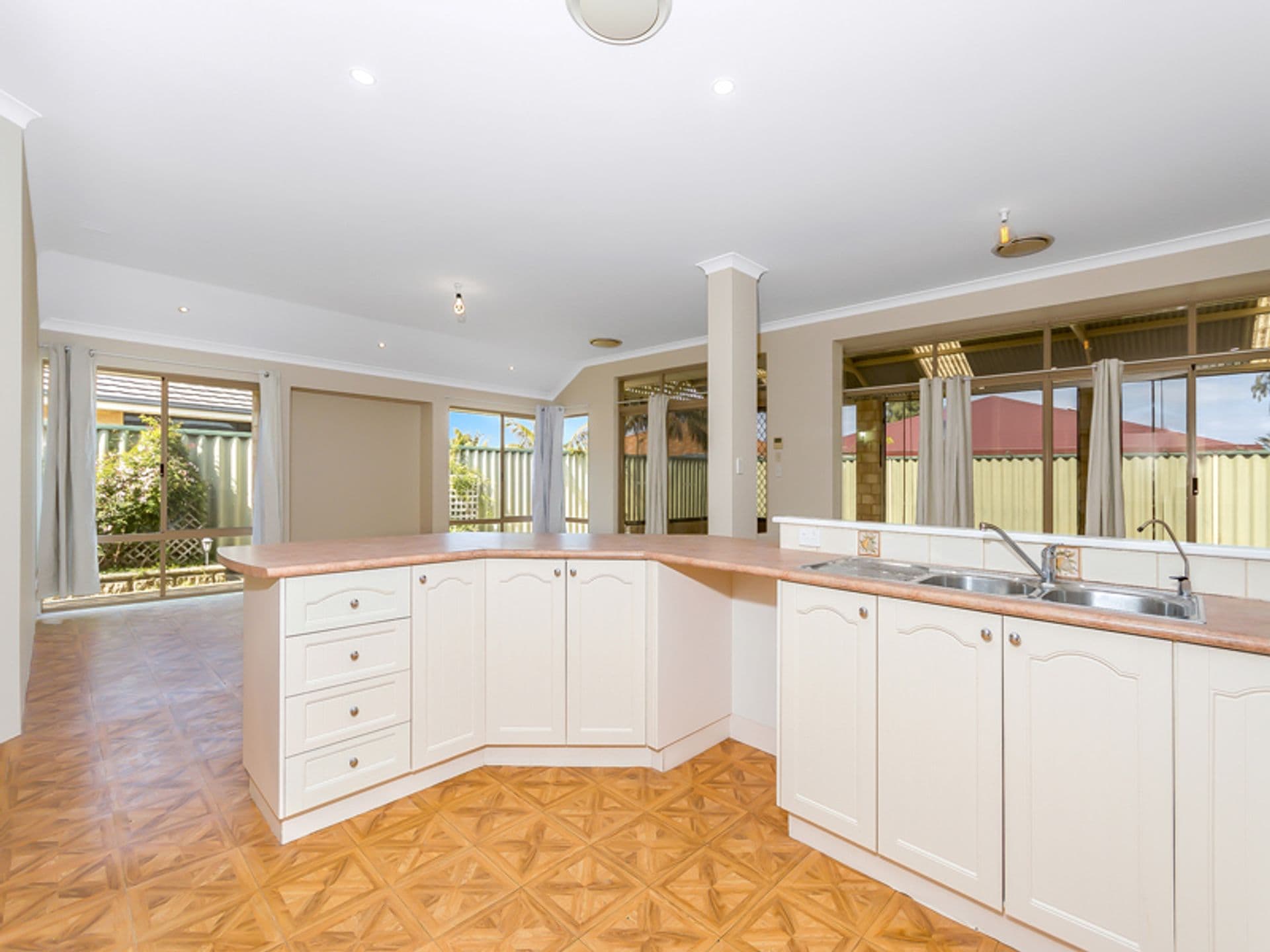 42 Achiever Avenue, Port Kennedy, WA, 6172, Port Kennedy - Thumbnail 6