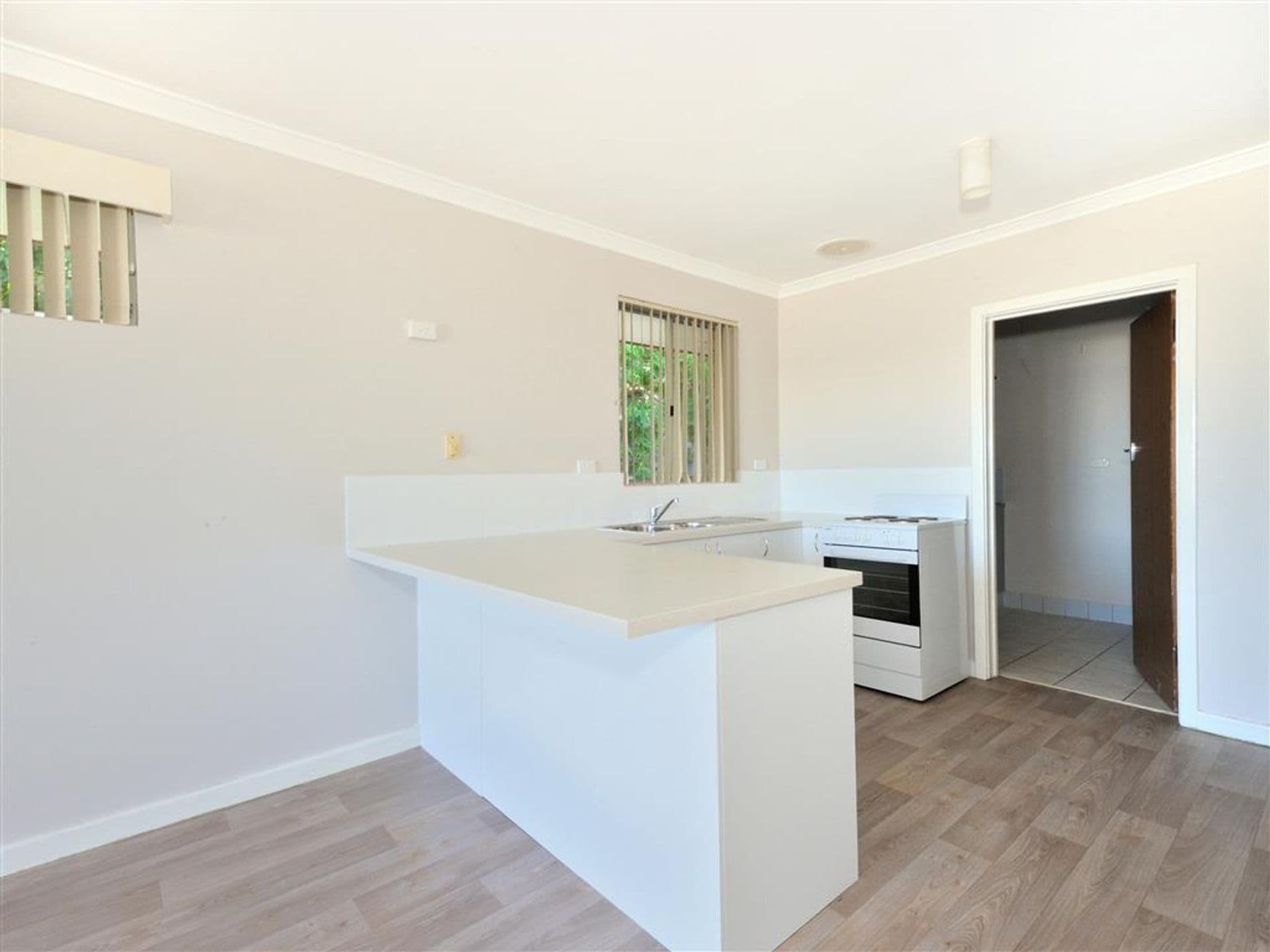 20/61 Rockingham Beach Road, Rockingham, WA, 6168, Rockingham - Thumbnail 2