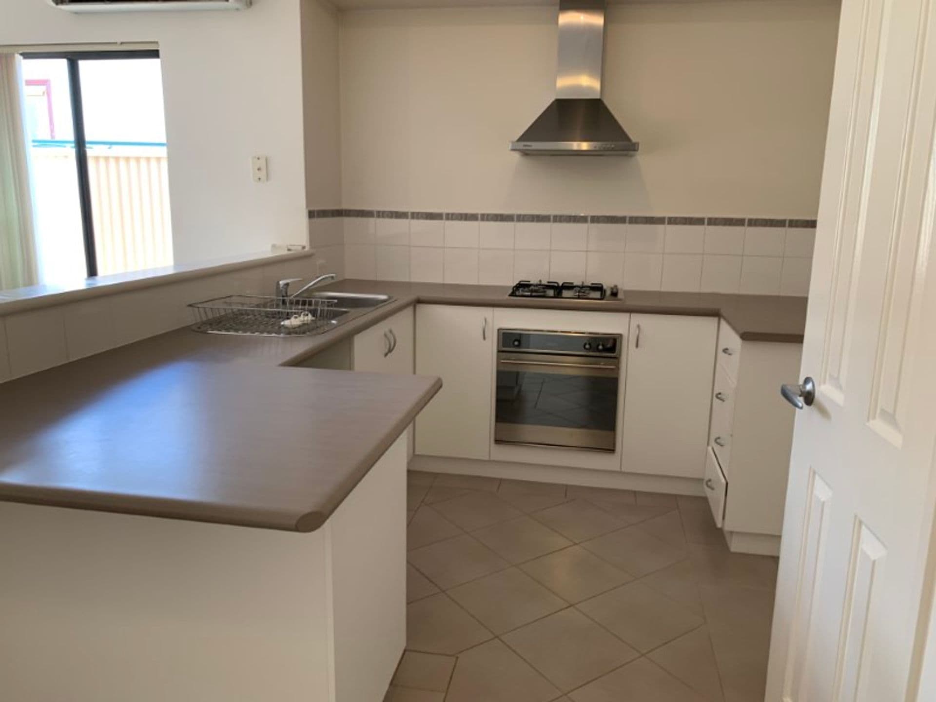 20/61 Rockingham Beach Road, Rockingham, WA, 6168, Rockingham - Thumbnail 2