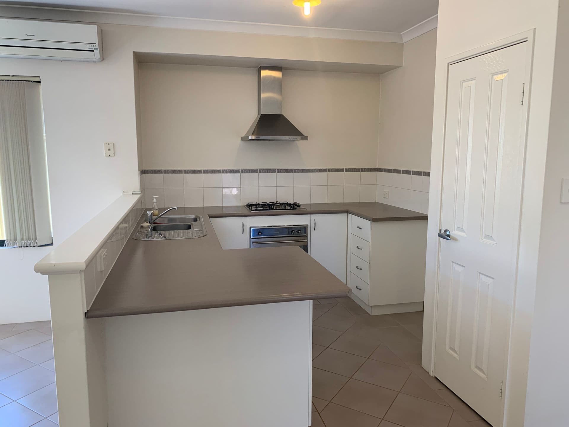 20/61 Rockingham Beach Road, Rockingham, WA, 6168, Rockingham - Thumbnail 3
