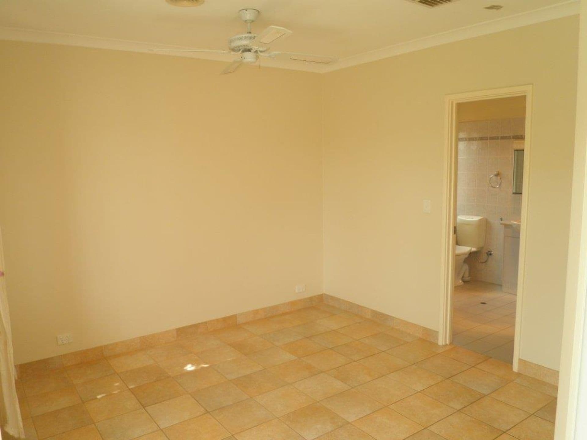 20/61 Rockingham Beach Road, Rockingham, WA, 6168, Warnbro - Thumbnail 4