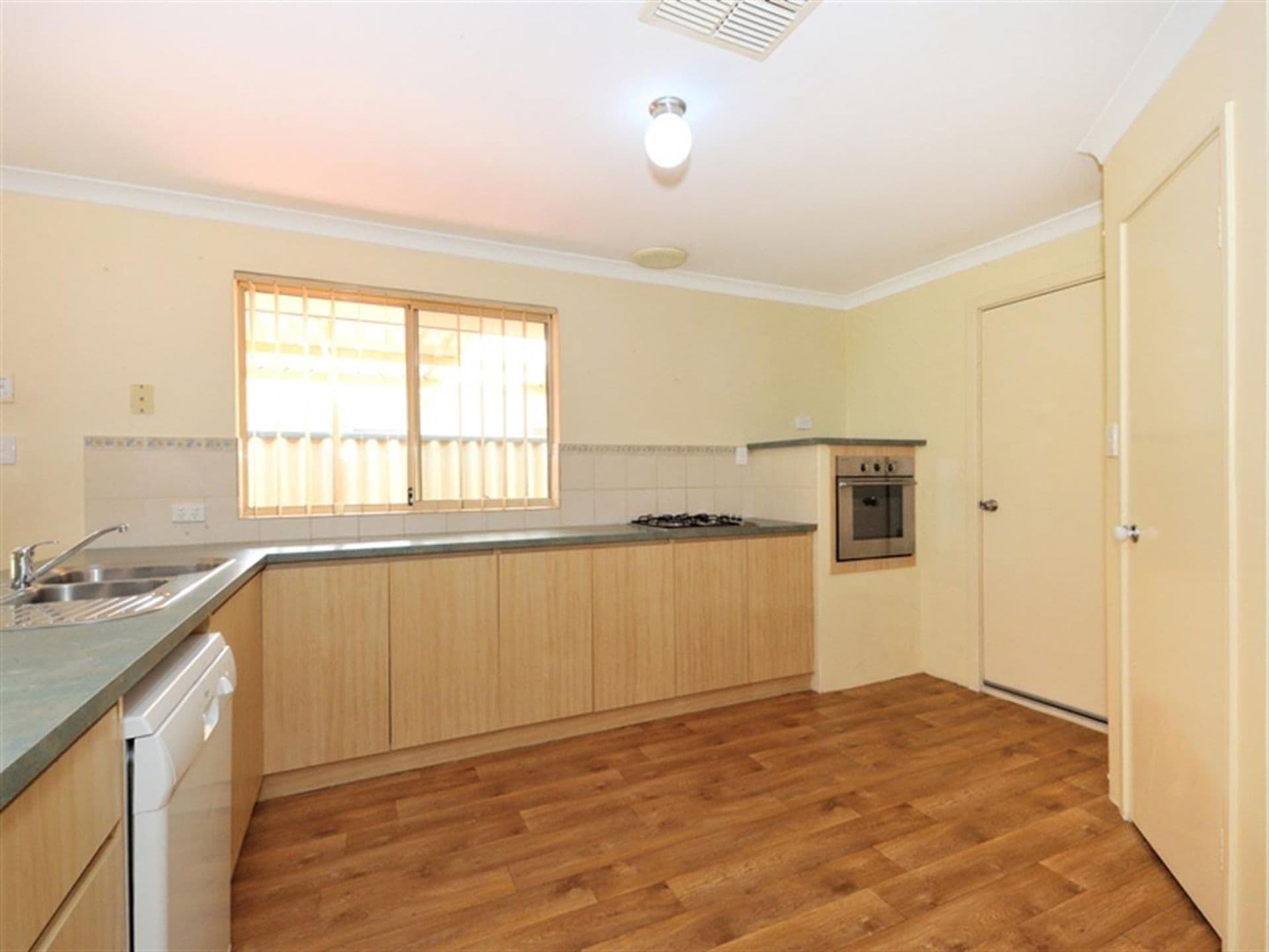 20/61 Rockingham Beach Road, Rockingham, WA, 6168, Port Kennedy - Thumbnail 2