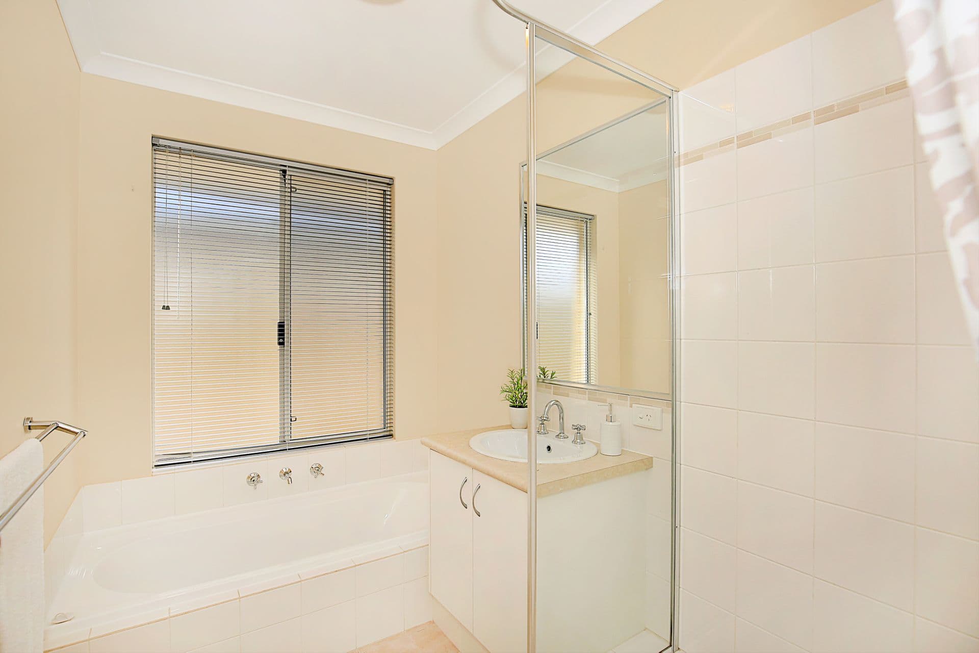 6 Jubata Gardens, Dudley Park, WA, 6210, Dudley Park - Thumbnail 8