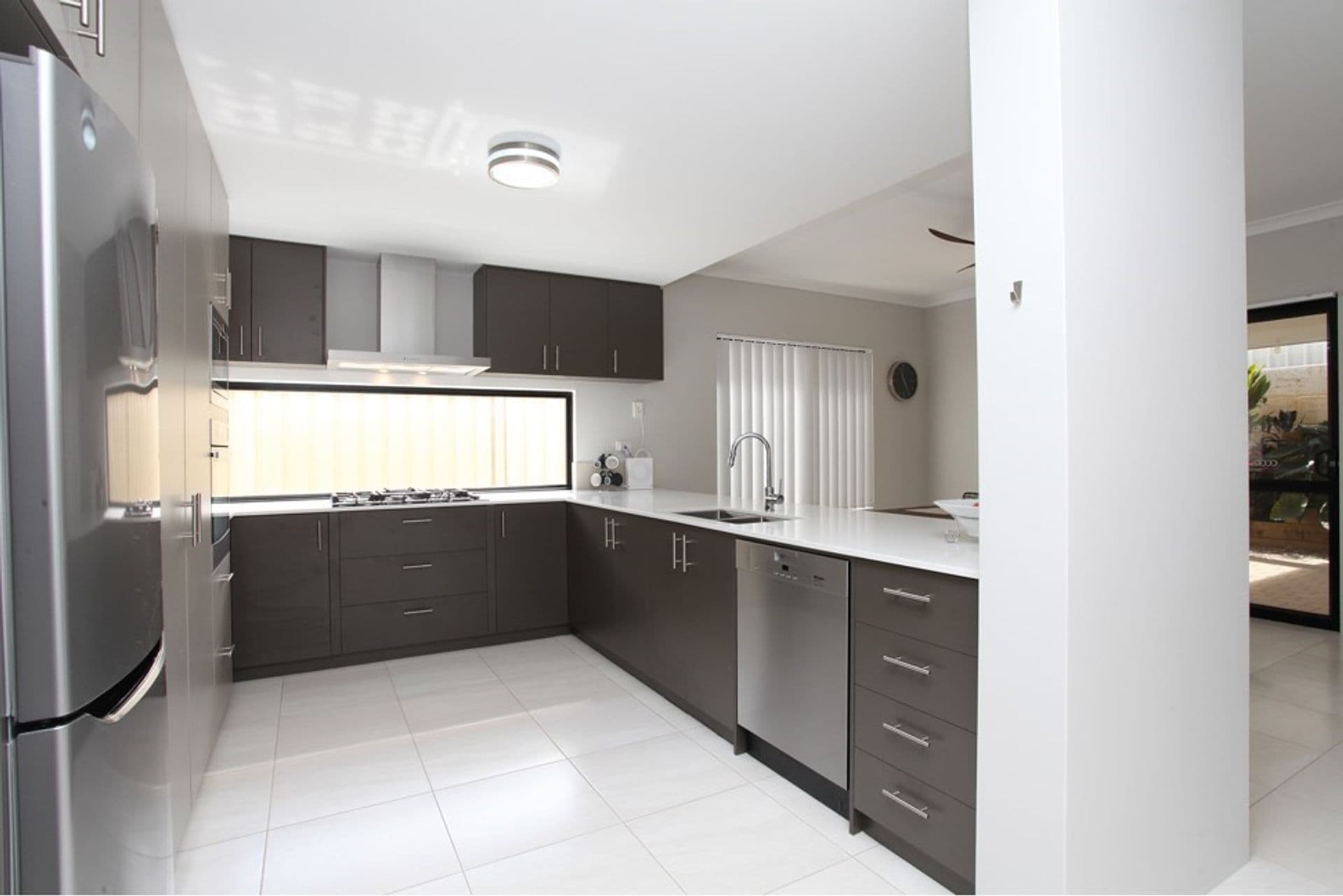 20/61 Rockingham Beach Road, Rockingham, WA, 6168, Golden Bay - Thumbnail 2