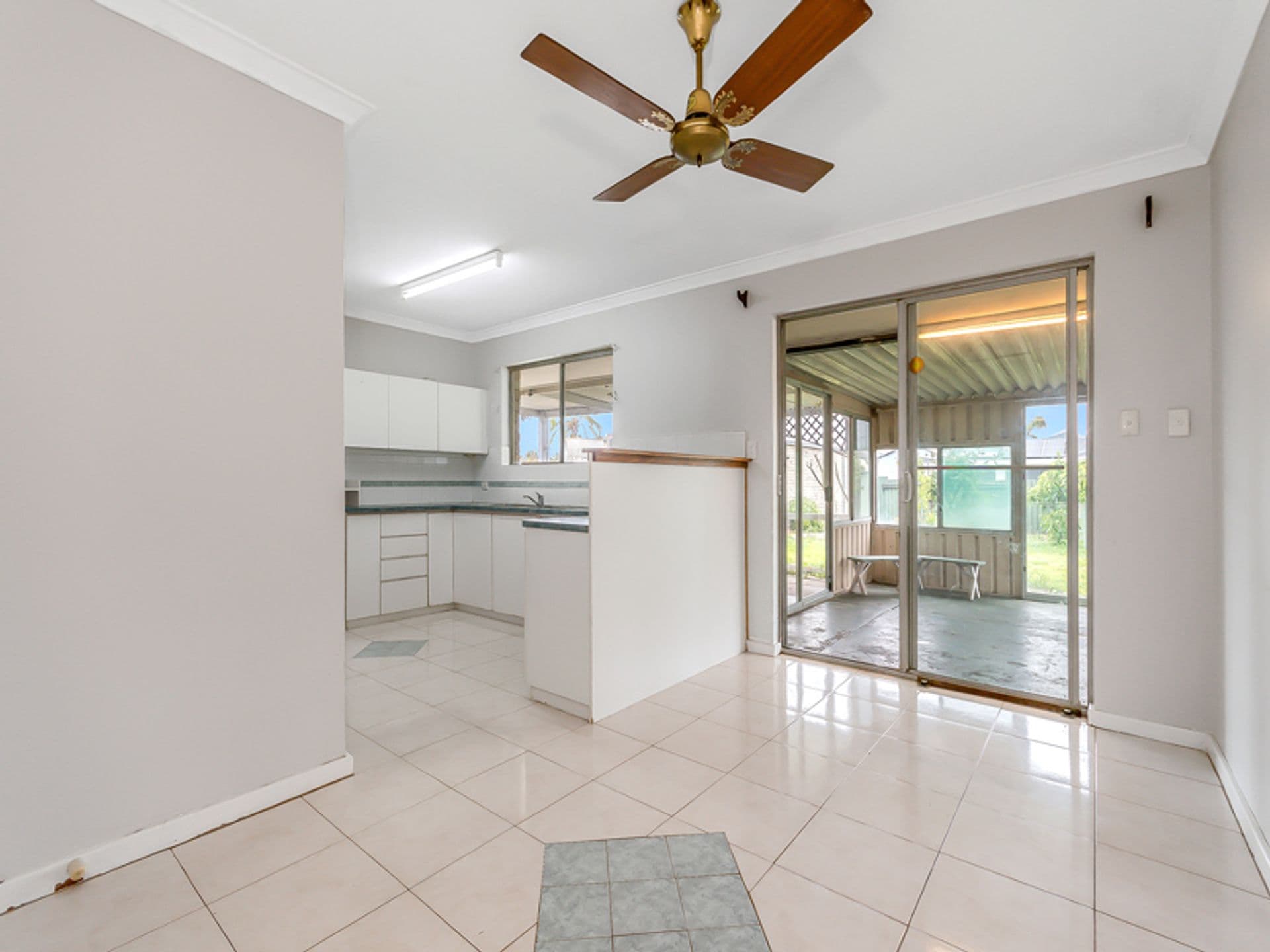 20/61 Rockingham Beach Road, Rockingham, WA, 6168, Warnbro - Thumbnail 5