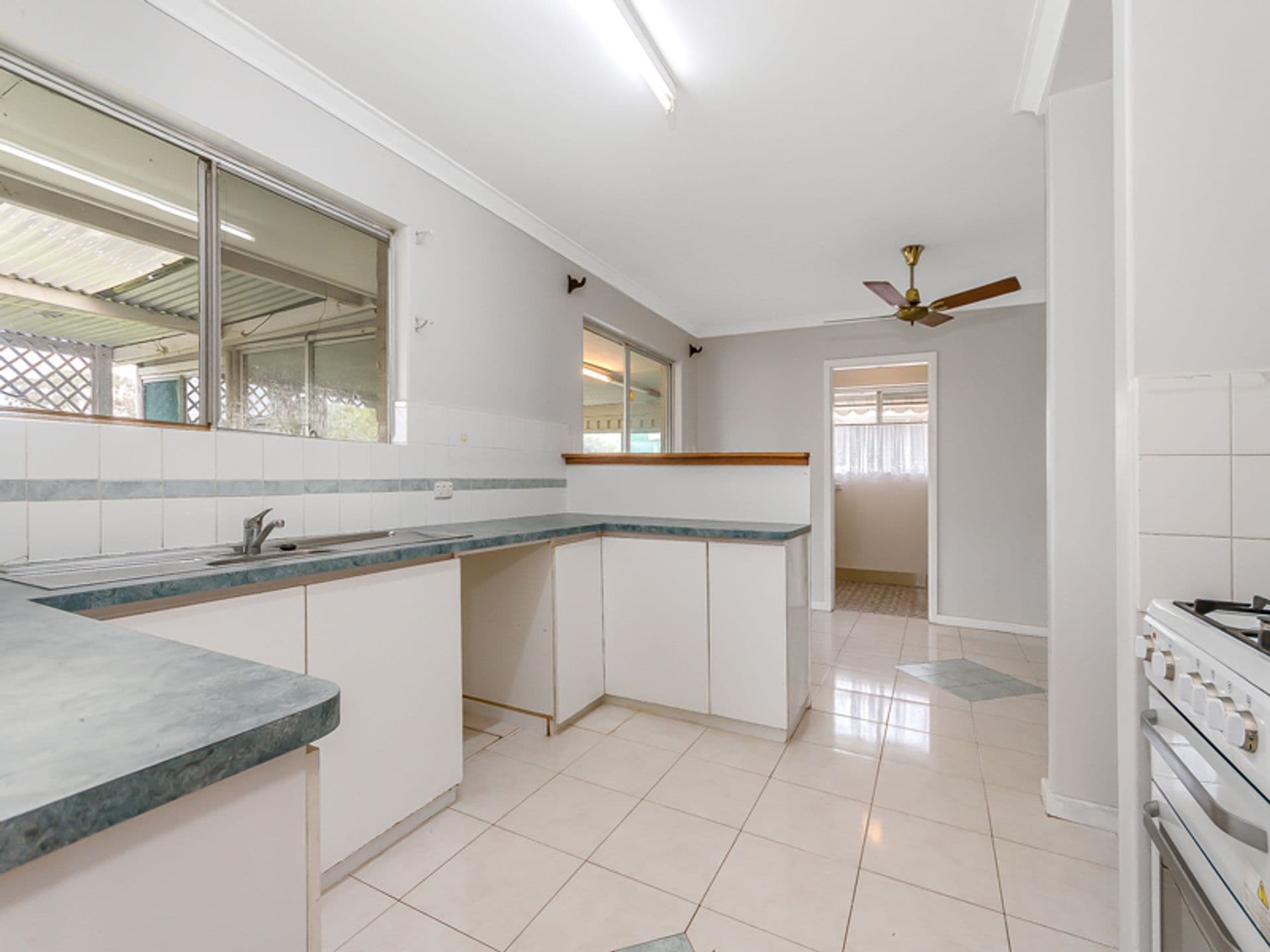 20/61 Rockingham Beach Road, Rockingham, WA, 6168, Warnbro - Thumbnail 7