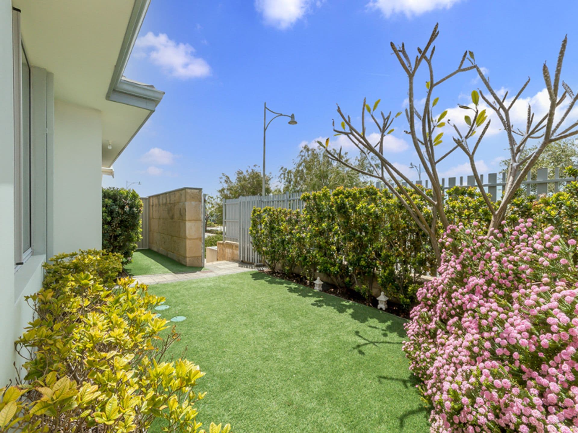 20/61 Rockingham Beach Road, Rockingham, WA, 6168, Golden Bay - Thumbnail 2
