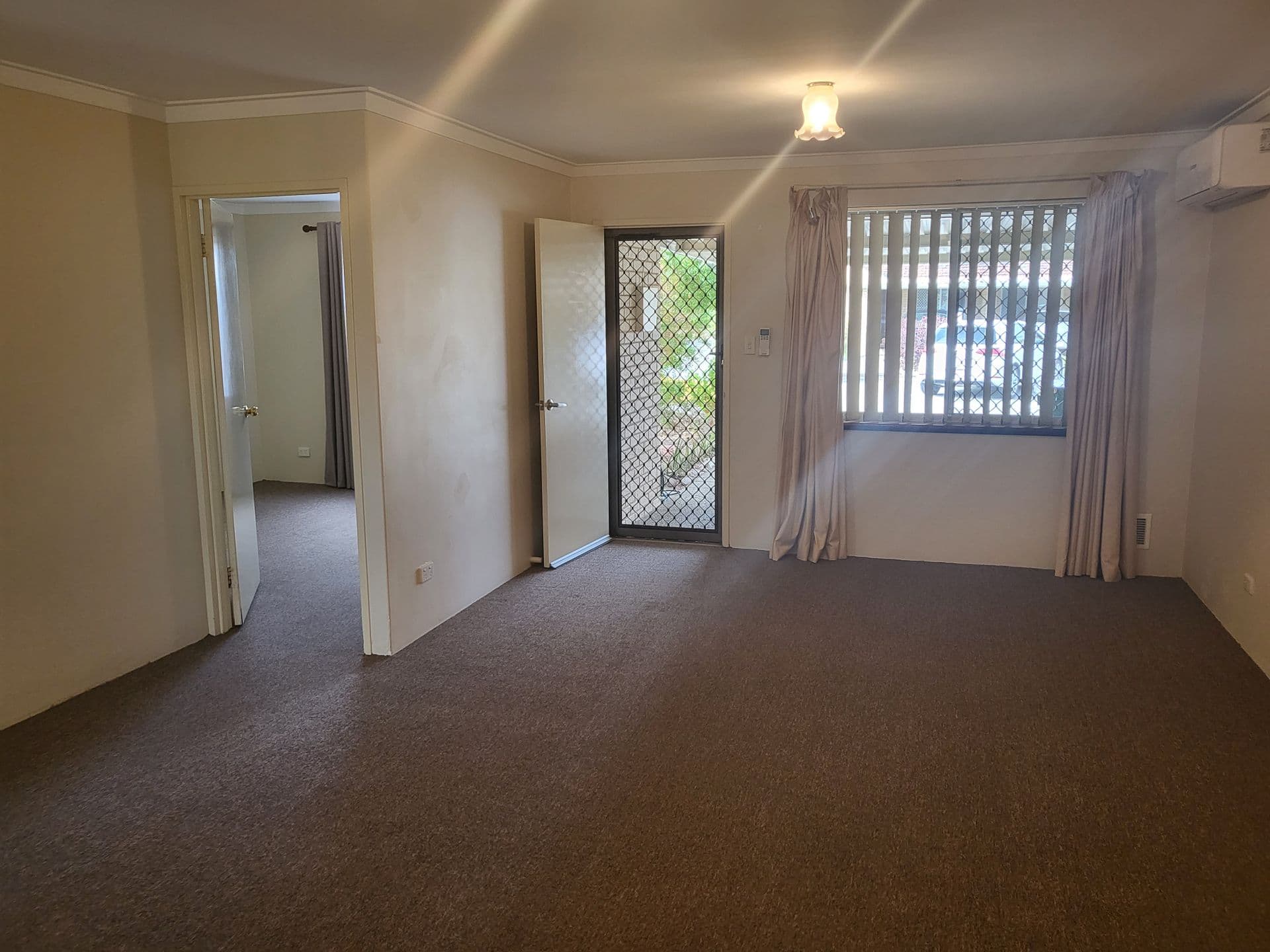 13/101 Simpson Avenue, Rockingham, WA, 6168, Seven Hills - Thumbnail 2