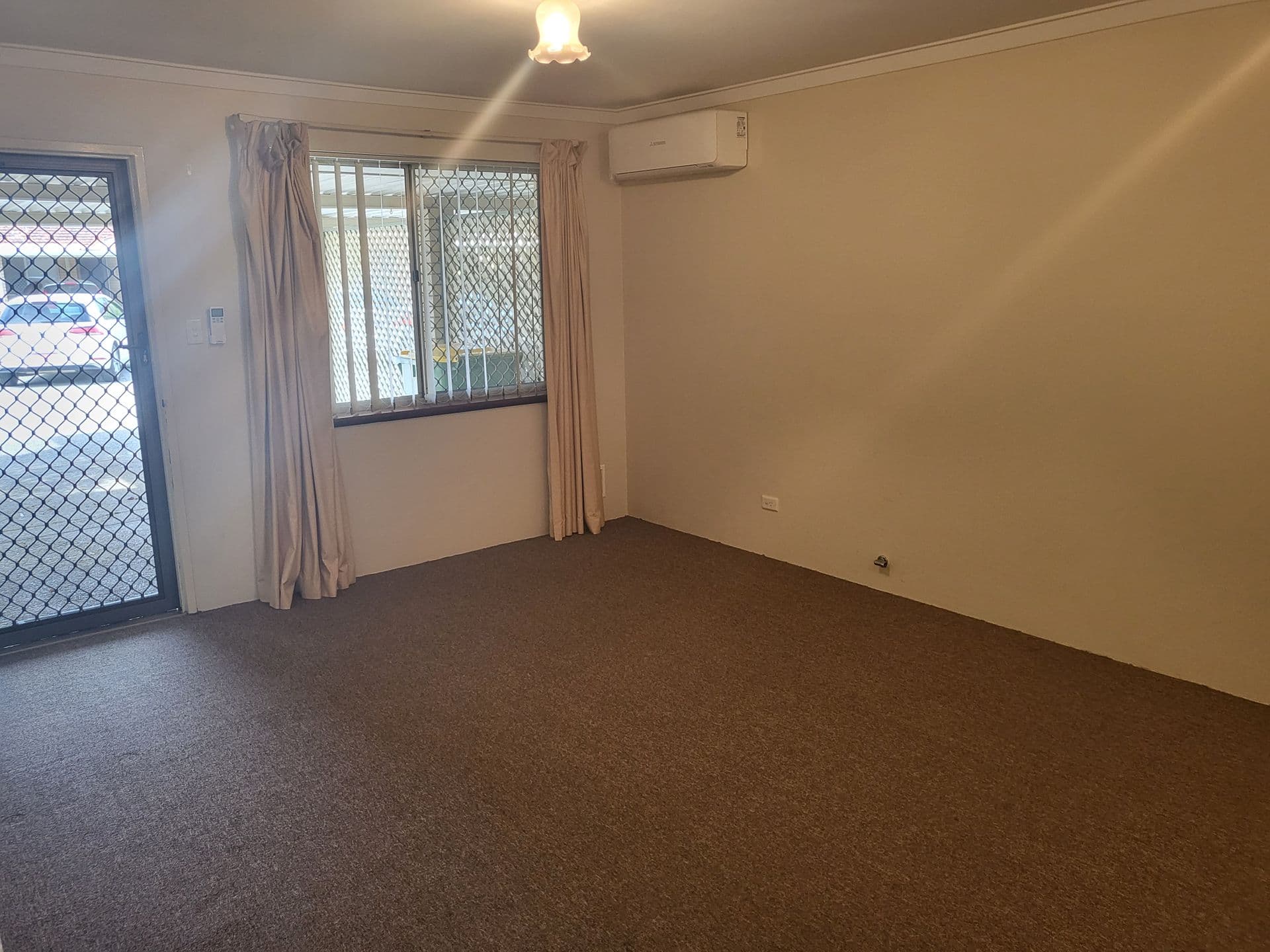 13/101 Simpson Avenue, Rockingham, WA, 6168, Seven Hills - Thumbnail 3