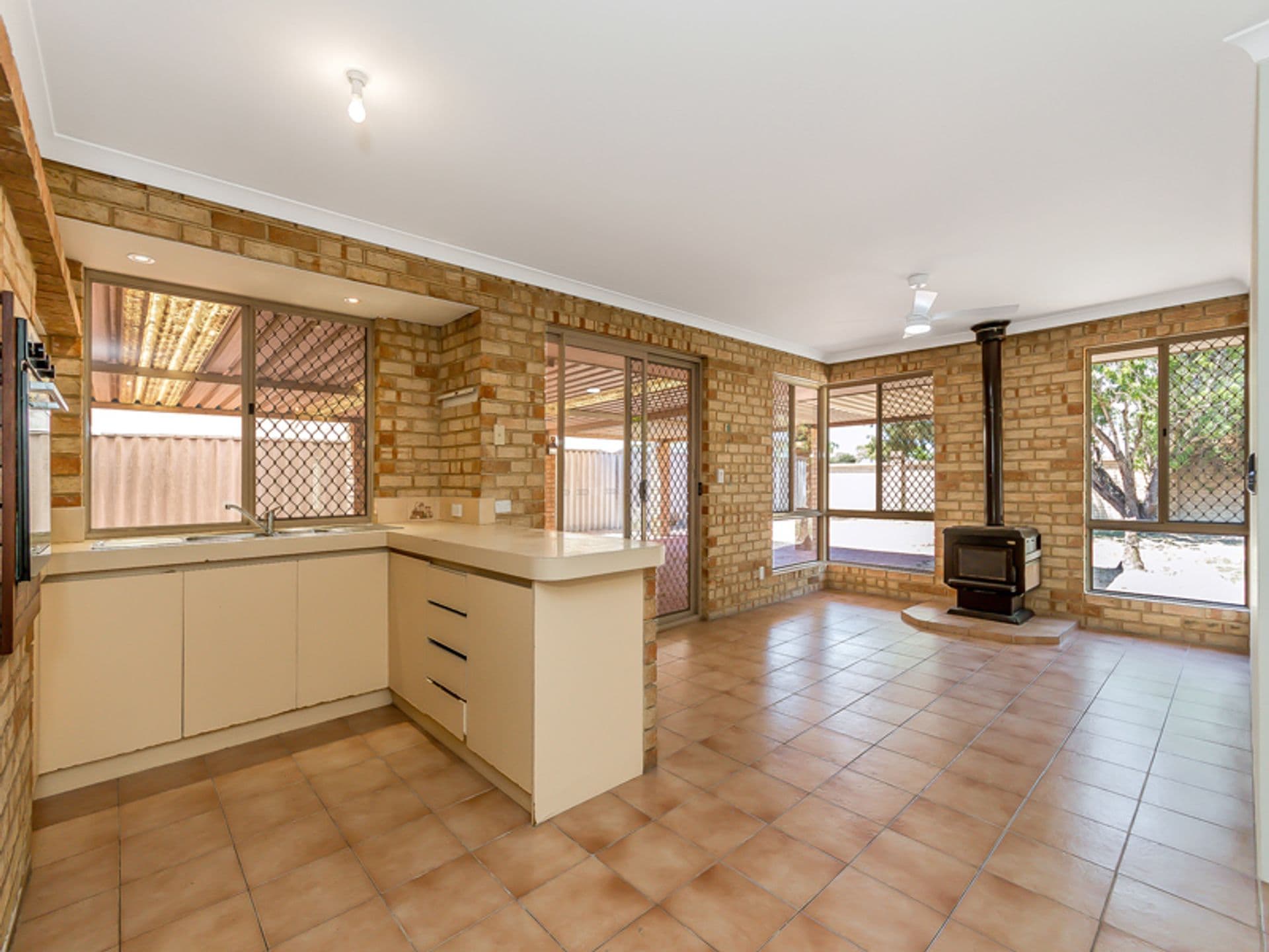 20/61 Rockingham Beach Road, Rockingham, WA, 6168, Waikiki - Thumbnail 4