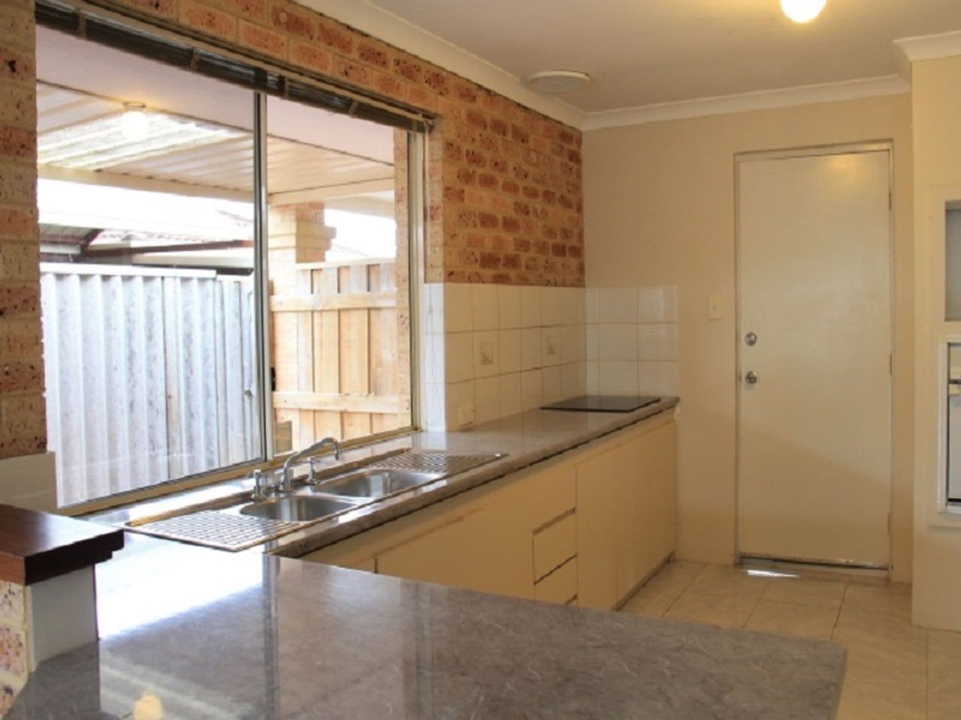 20/61 Rockingham Beach Road, Rockingham, WA, 6168, Warnbro - Thumbnail 4