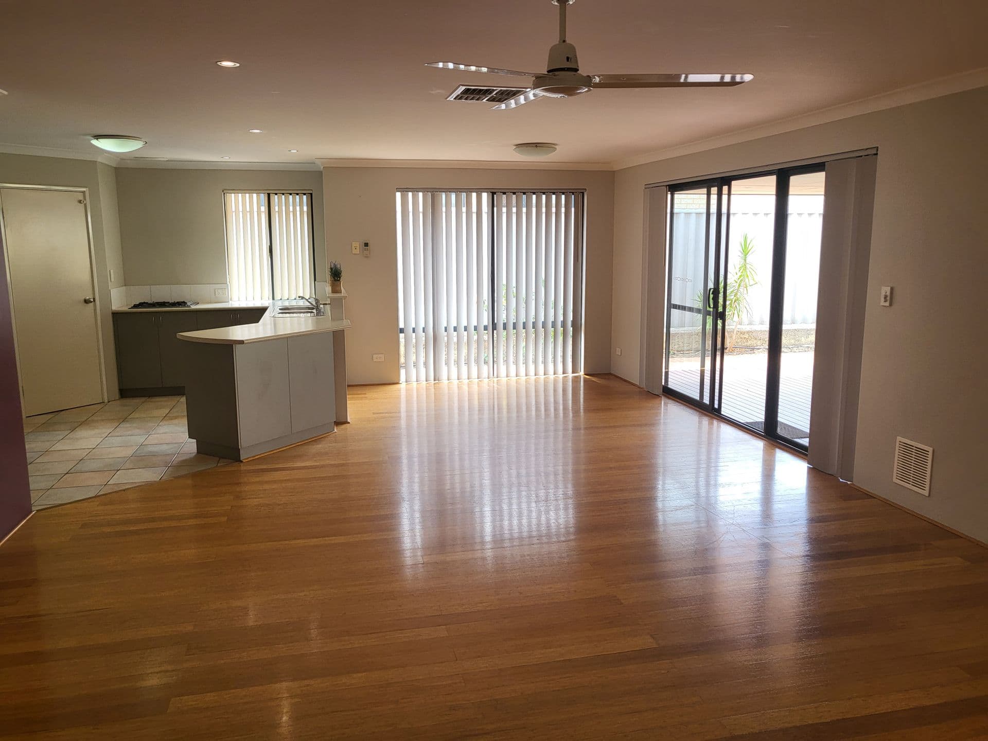 20/61 Rockingham Beach Road, Rockingham, WA, 6168, Secret Harbour - Thumbnail 6