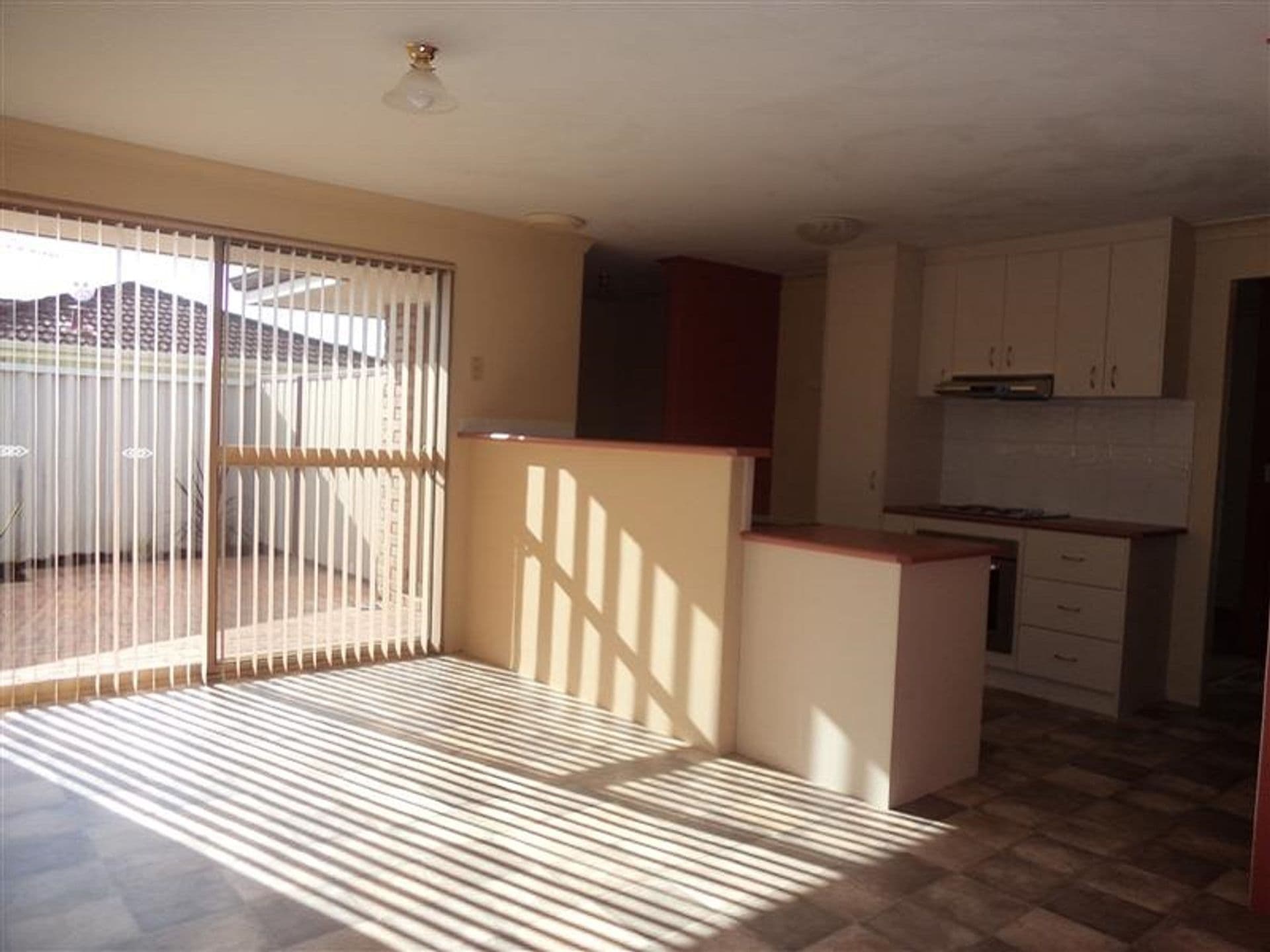 20/61 Rockingham Beach Road, Rockingham, WA, 6168, Cooloongup - Thumbnail 5
