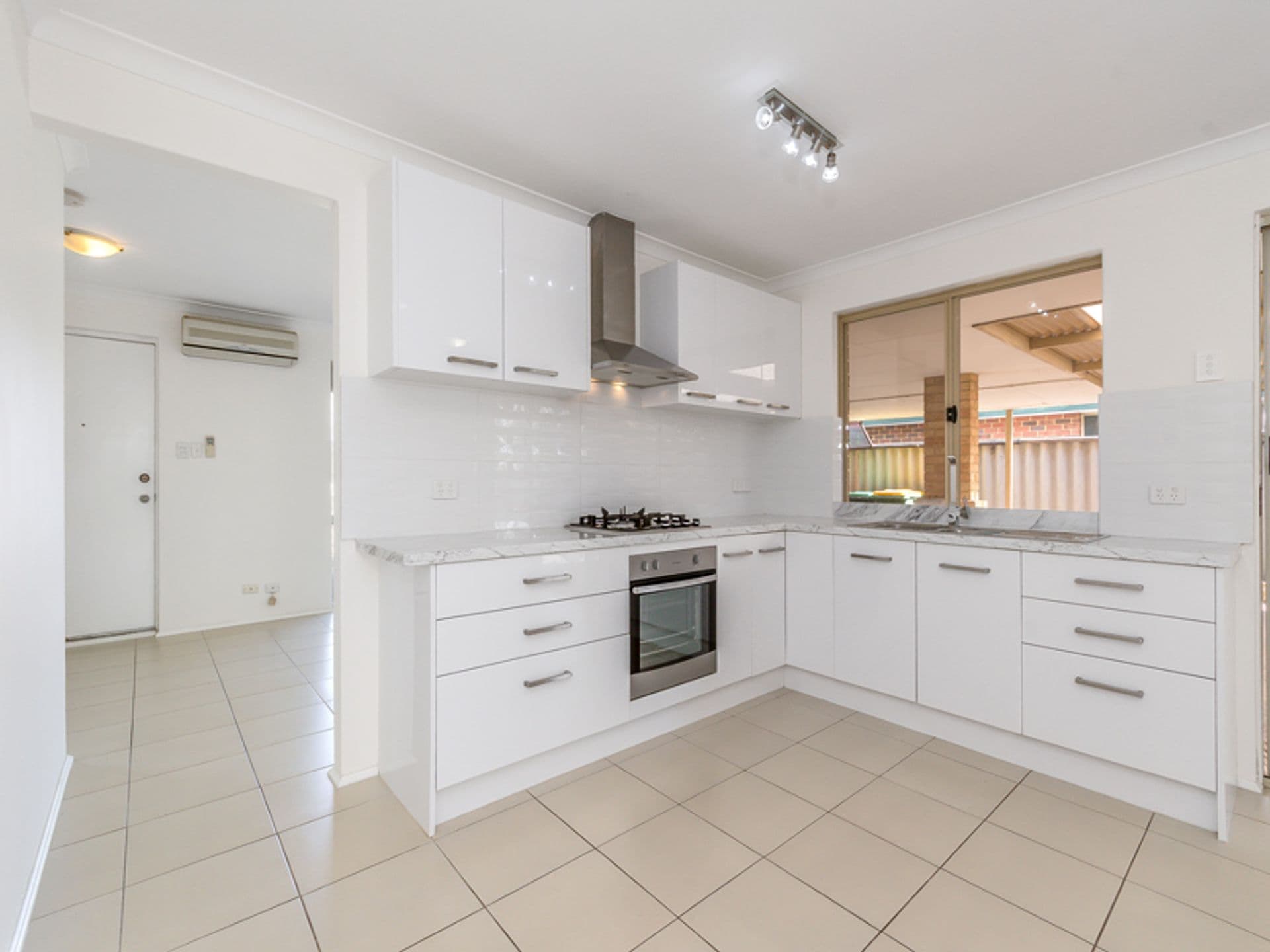 15 Torrens Drive, Waikiki, WA, 6169, Waikiki - Thumbnail 4