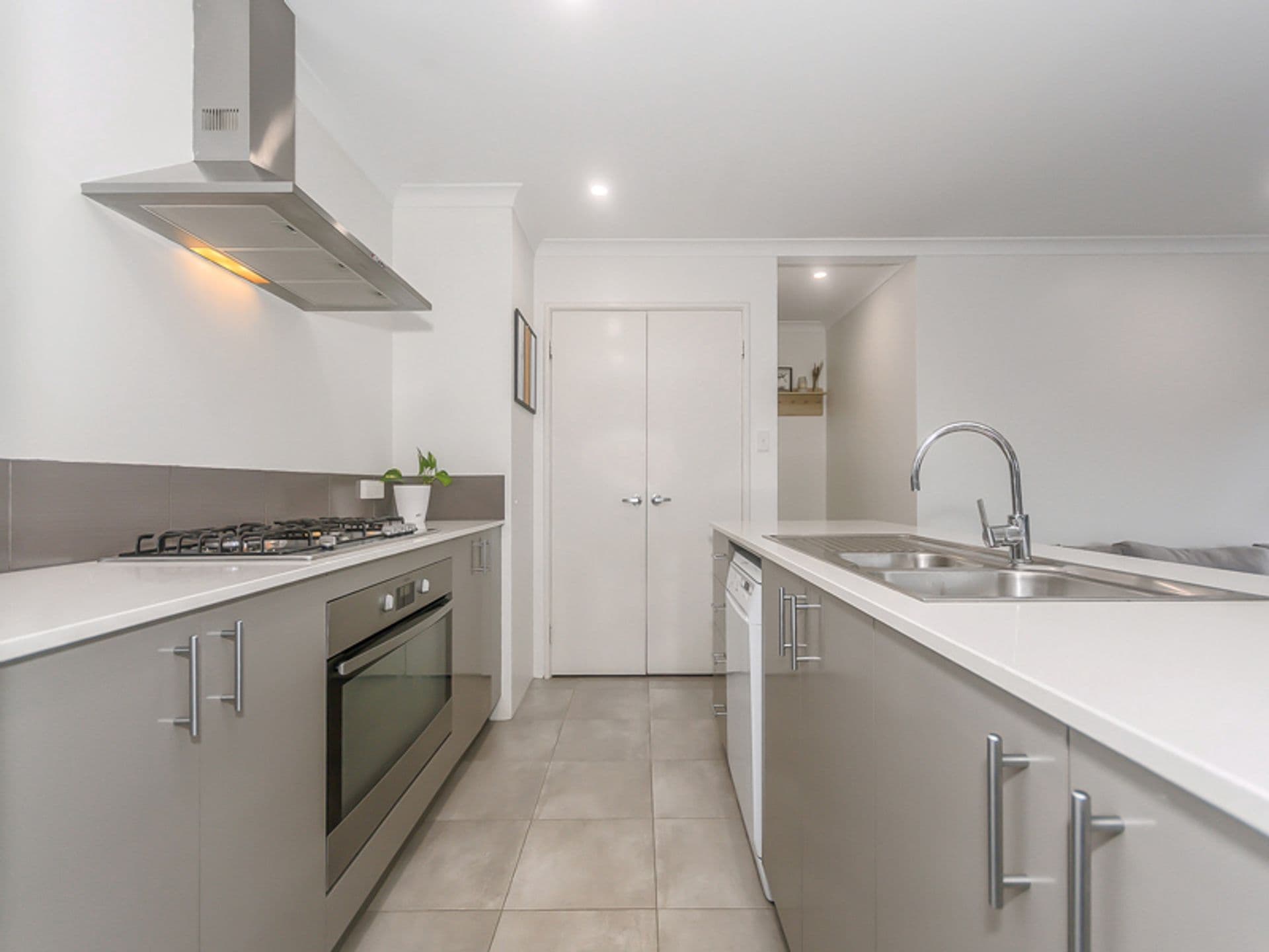 20/61 Rockingham Beach Road, Rockingham, WA, 6168, Baldivis - Thumbnail 5