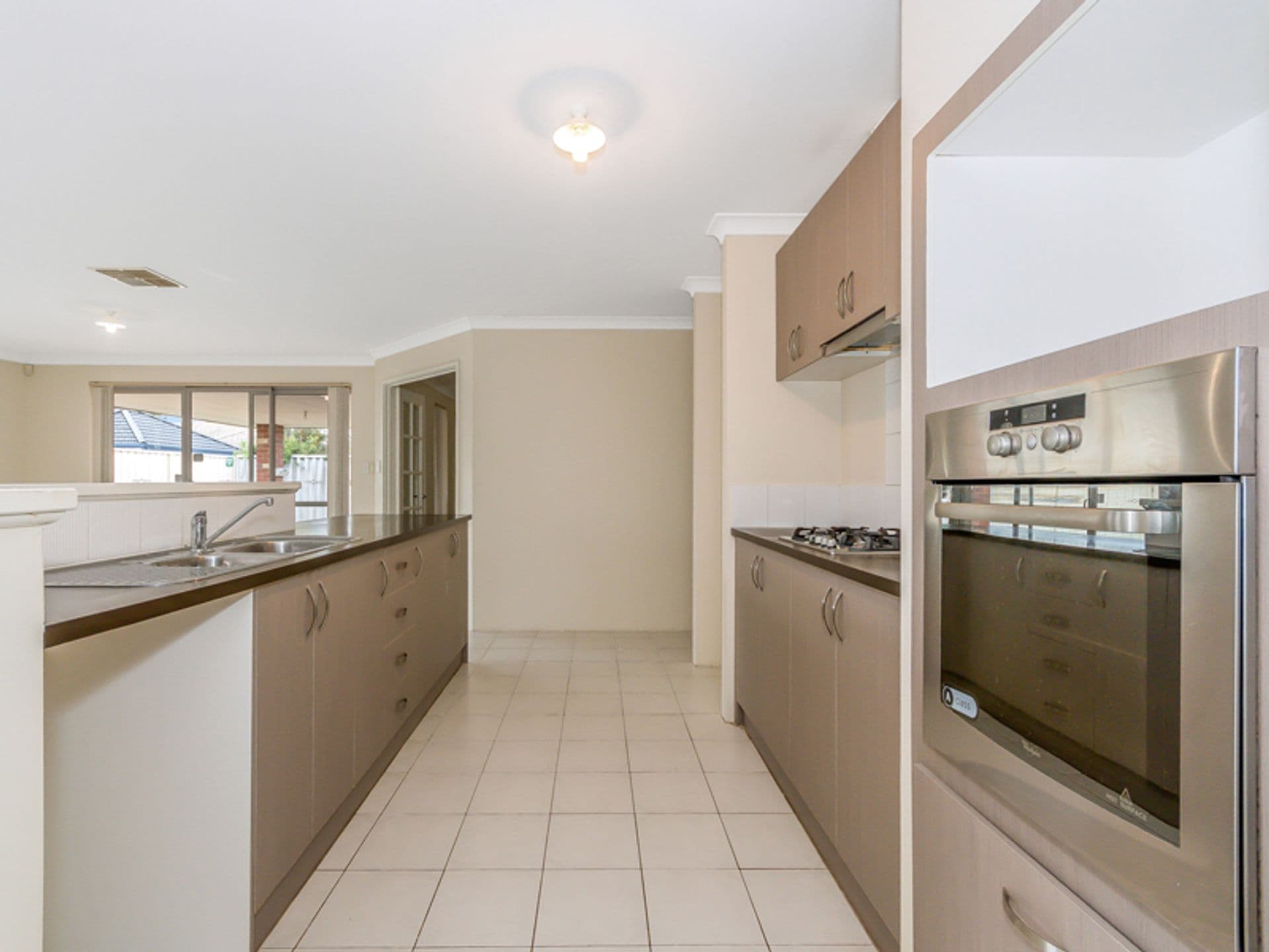 20/61 Rockingham Beach Road, Rockingham, WA, 6168, Shoalwater - Thumbnail 4