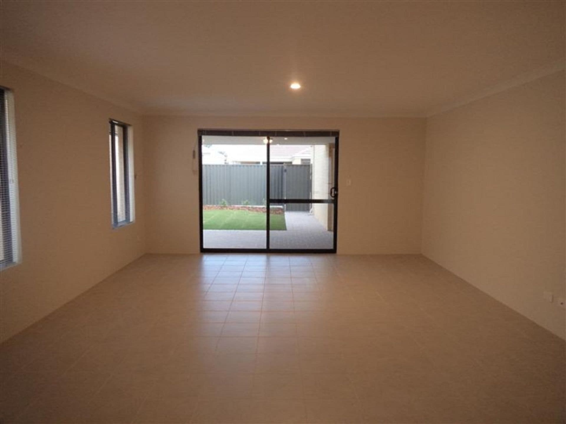 20/61 Rockingham Beach Road, Rockingham, WA, 6168, Baldivis - Thumbnail 7