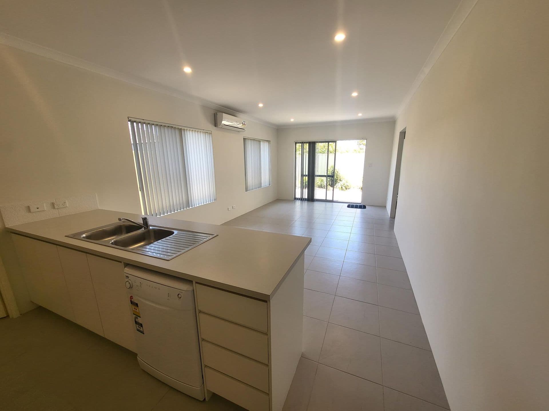 20/61 Rockingham Beach Road, Rockingham, WA, 6168, Rockingham - Thumbnail 7