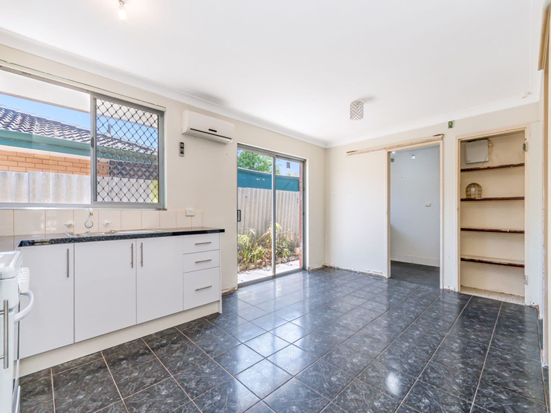 20/61 Rockingham Beach Road, Rockingham, WA, 6168, Hillman - Thumbnail 5