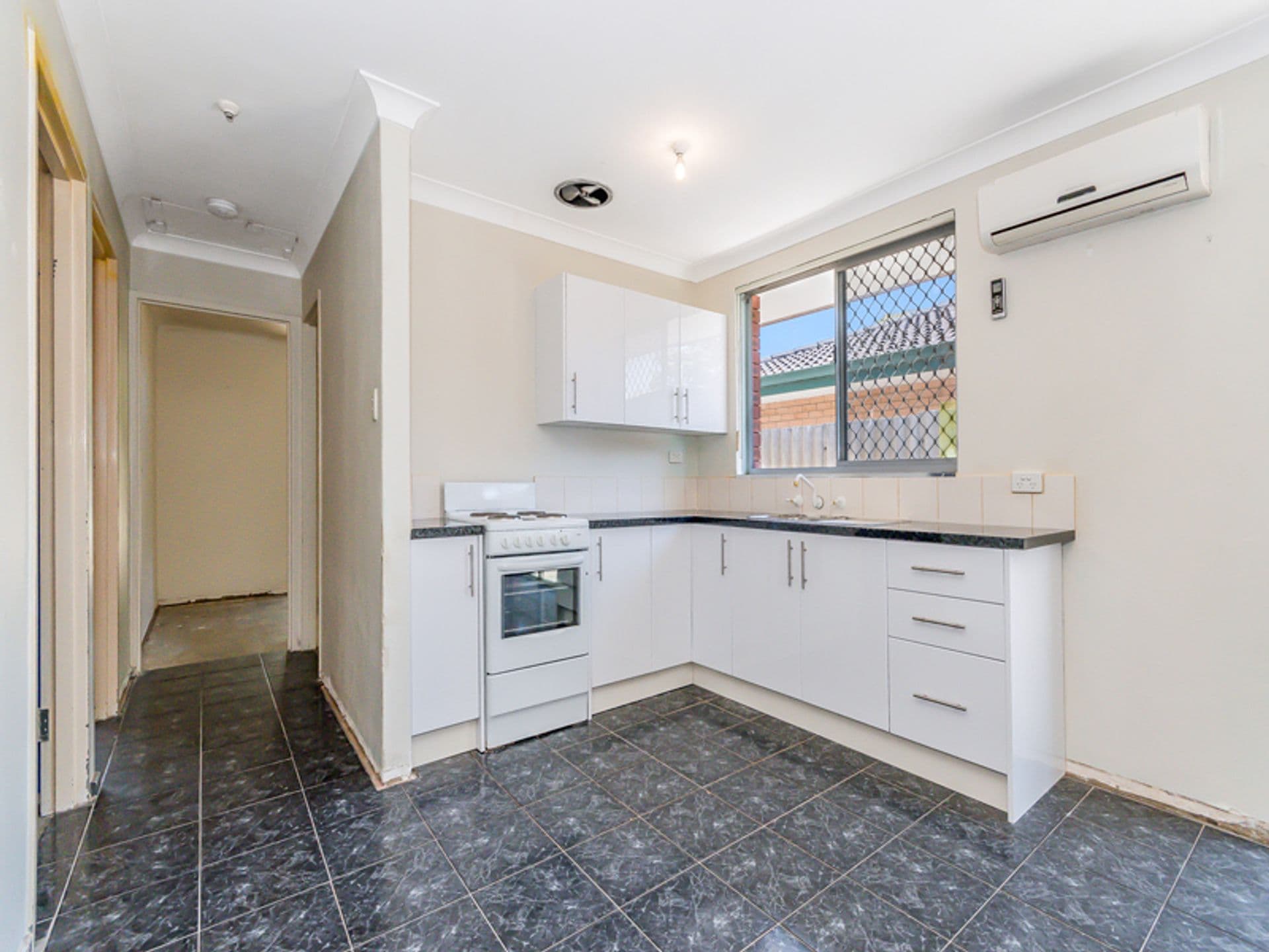 20/61 Rockingham Beach Road, Rockingham, WA, 6168, Hillman - Thumbnail 6