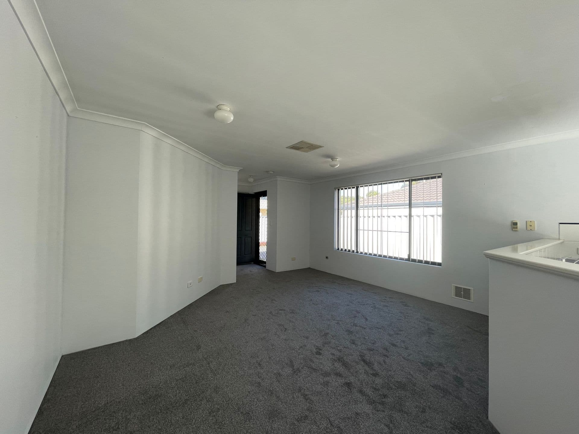 2/136 Lewington Street, Rockingham, WA, 6168, Rockingham - Thumbnail 4