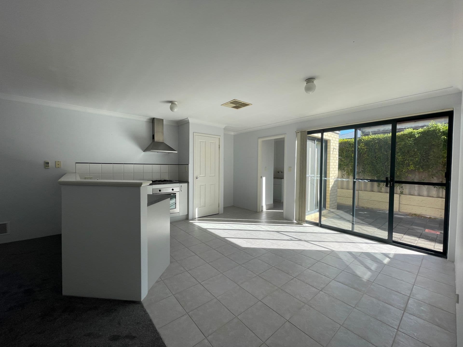2/136 Lewington Street, Rockingham, WA, 6168, Rockingham - Thumbnail 5