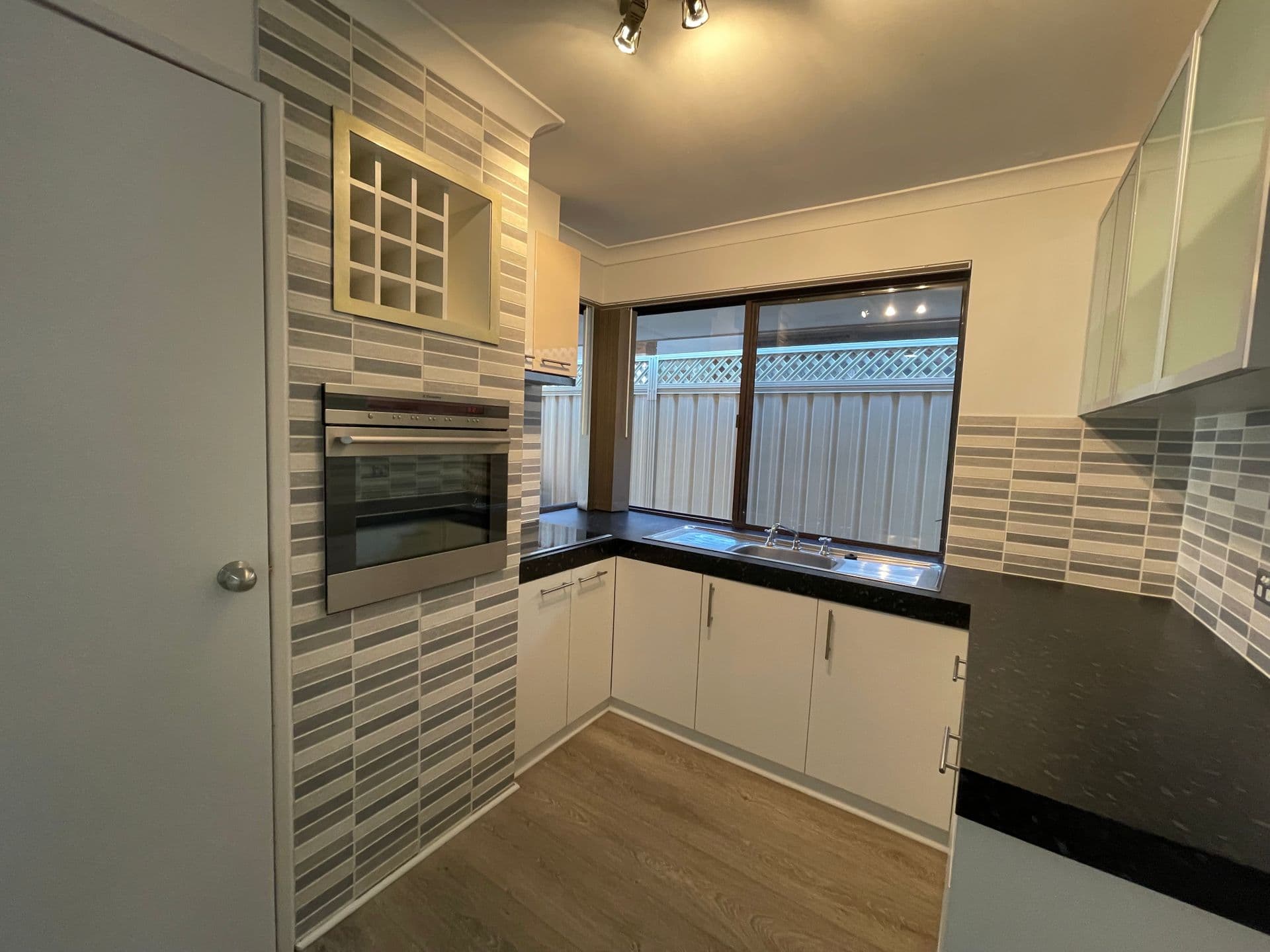 10/3 Alexandra Street, Rockingham, WA, 6168, Rockingham - Thumbnail 3
