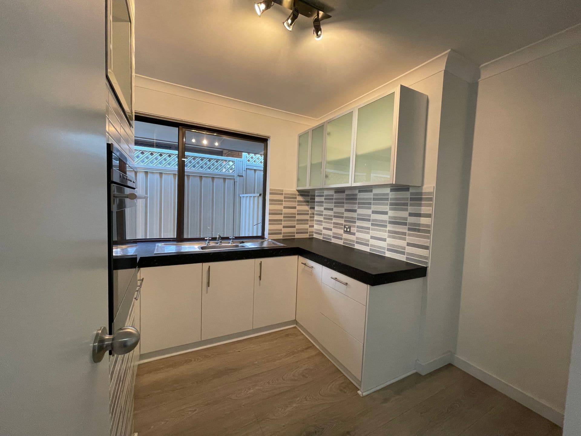 10/3 Alexandra Street, Rockingham, WA, 6168, Rockingham - Thumbnail 2