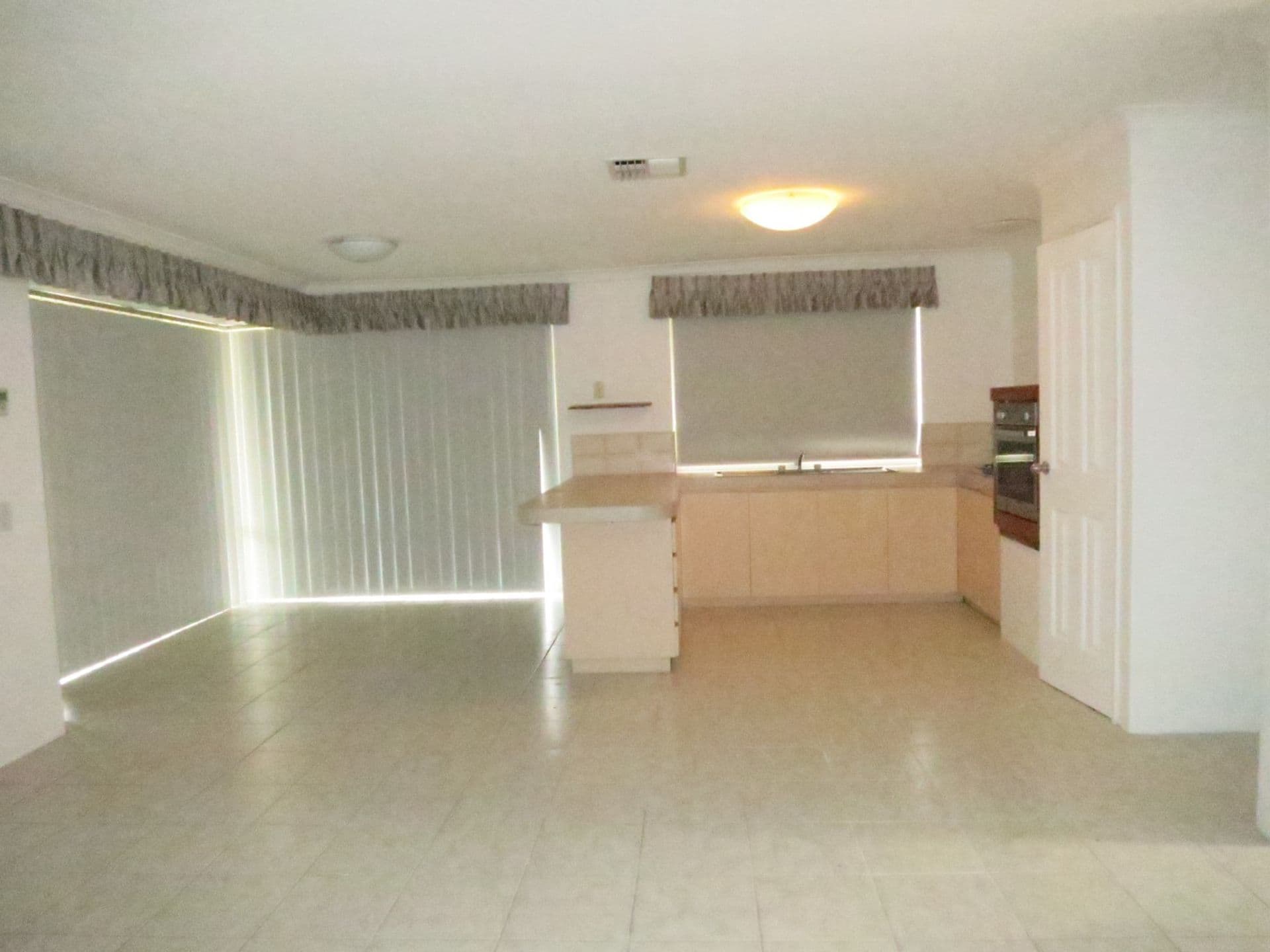 20/61 Rockingham Beach Road, Rockingham, WA, 6168, Port Kennedy - Thumbnail 2