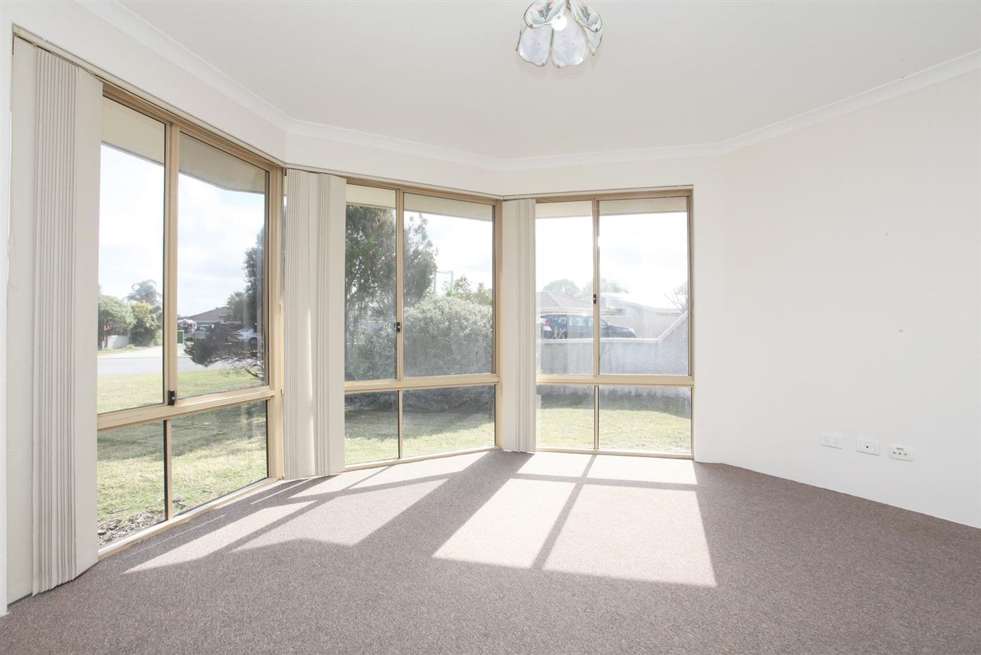 20/61 Rockingham Beach Road, Rockingham, WA, 6168, Warnbro - Thumbnail 2