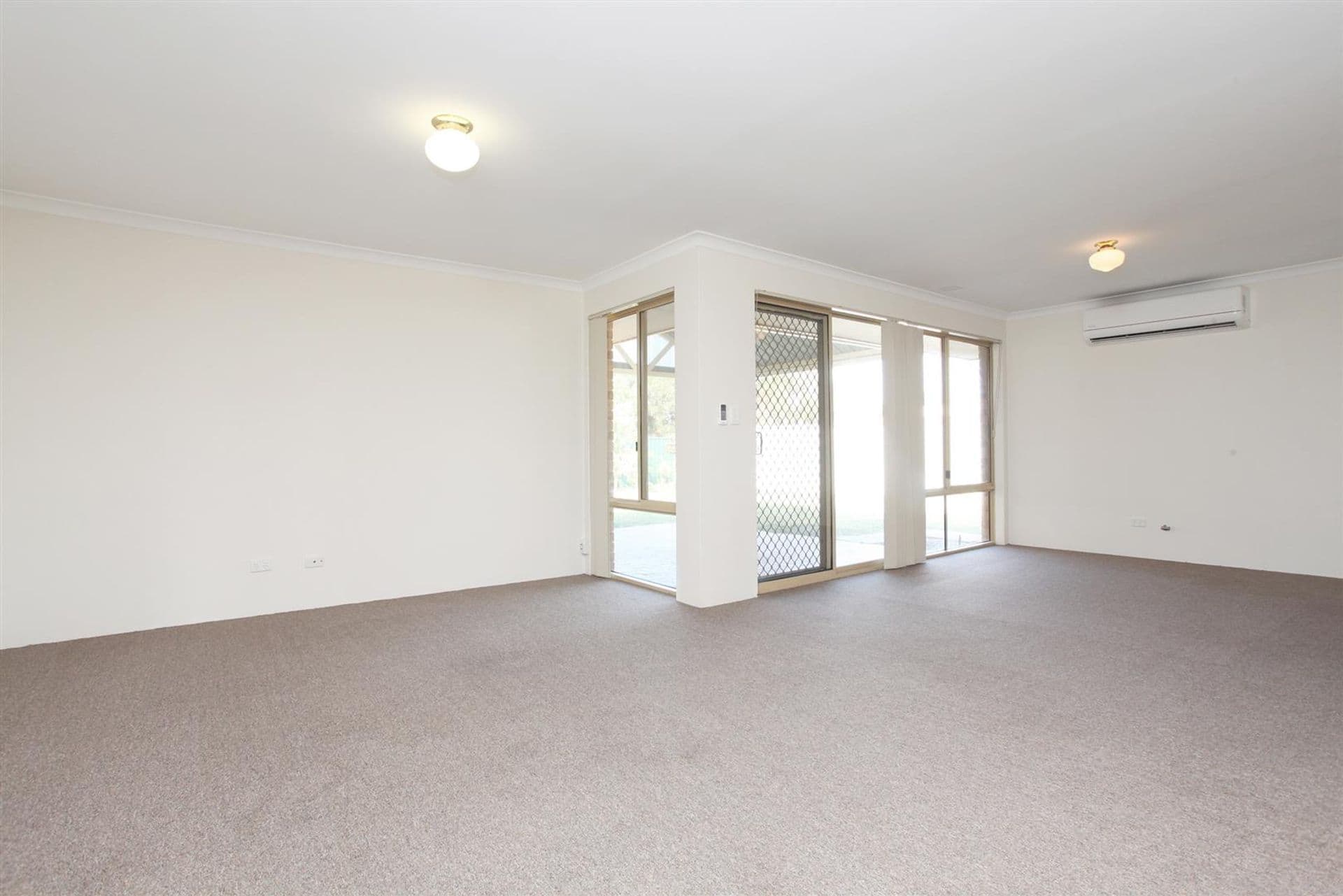 20/61 Rockingham Beach Road, Rockingham, WA, 6168, Warnbro - Thumbnail 4