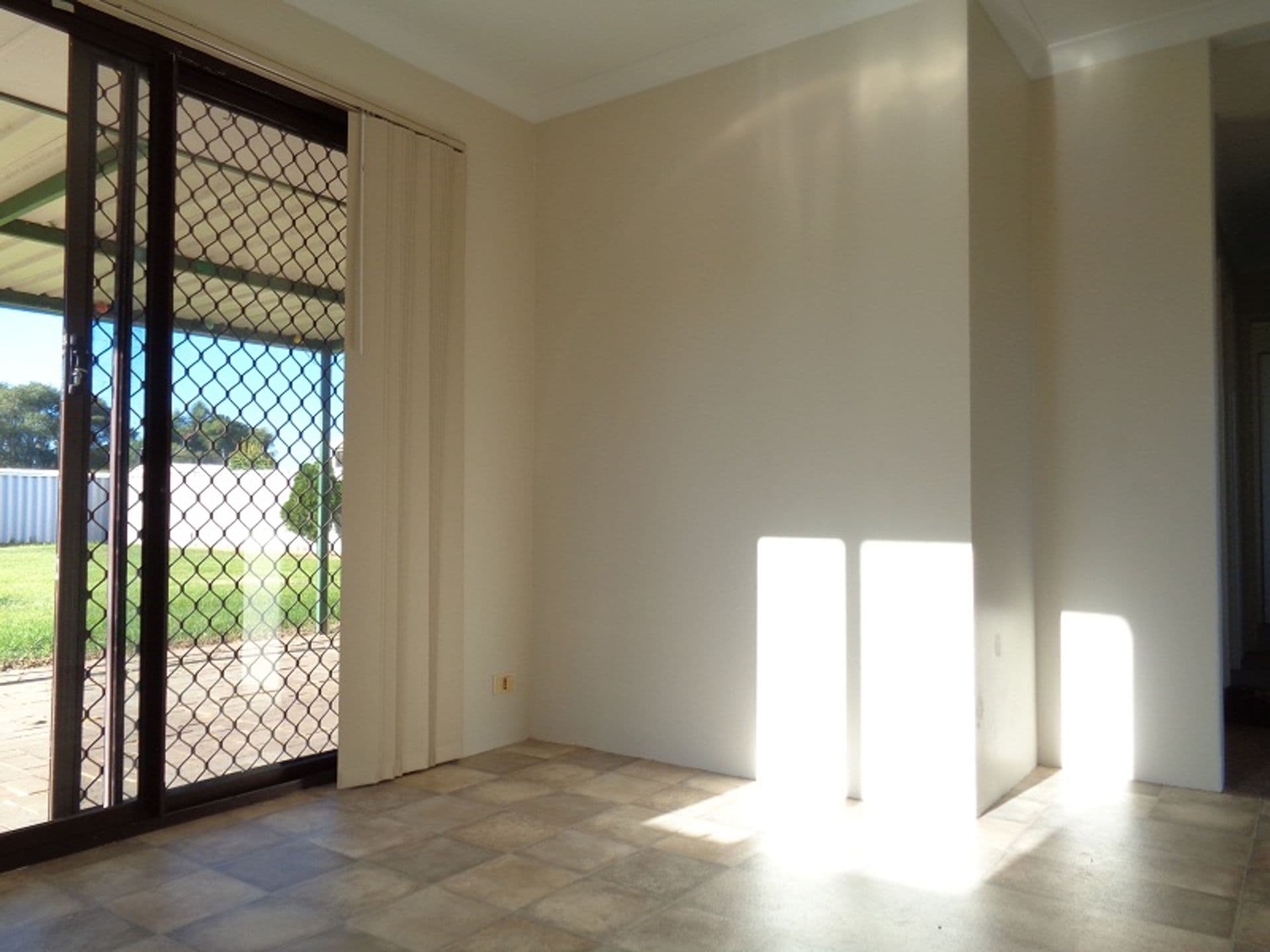 11 Murchison Road, Cooloongup, WA, 6168, Cooloongup - Thumbnail 4