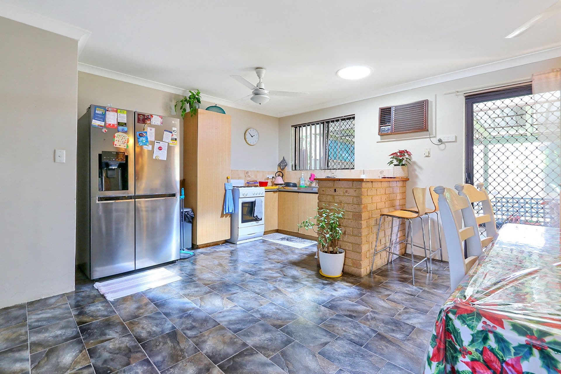 20/61 Rockingham Beach Road, Rockingham, WA, 6168, Hillman - Thumbnail 2