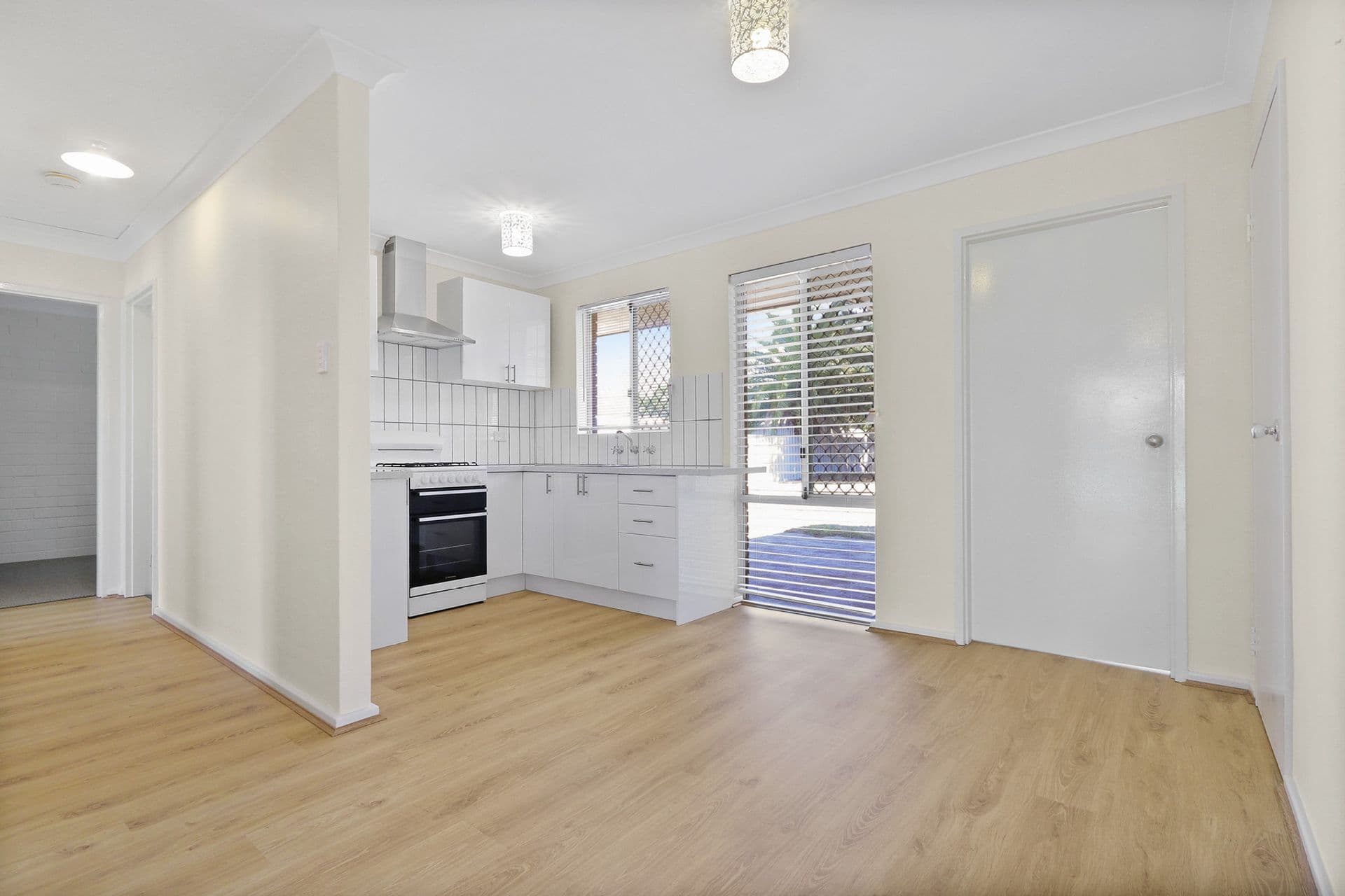 20/61 Rockingham Beach Road, Rockingham, WA, 6168, Cooloongup - Thumbnail 4