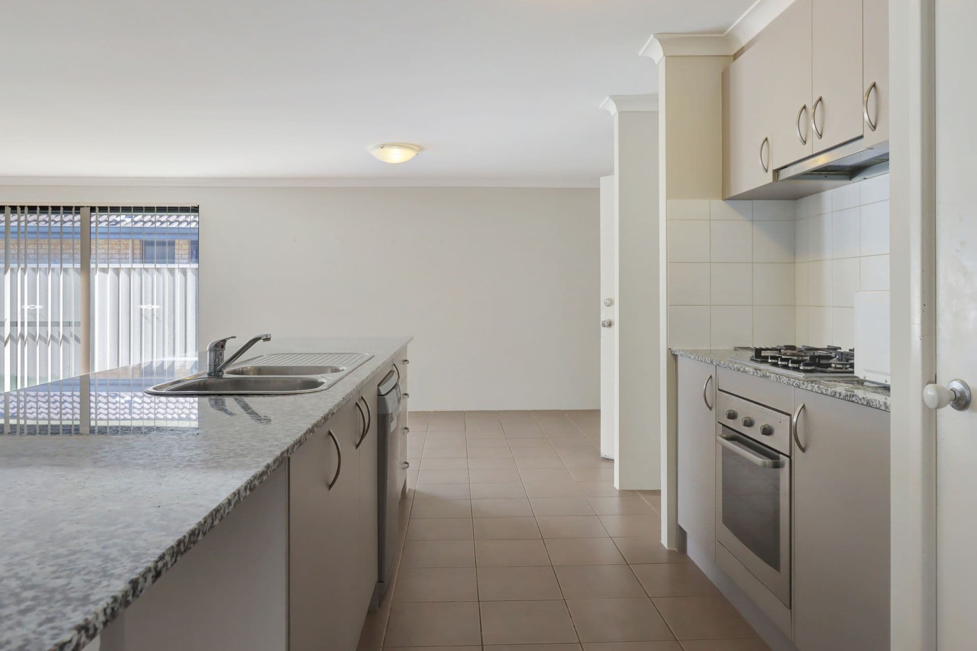 20/61 Rockingham Beach Road, Rockingham, WA, 6168, Shoalwater - Thumbnail 6