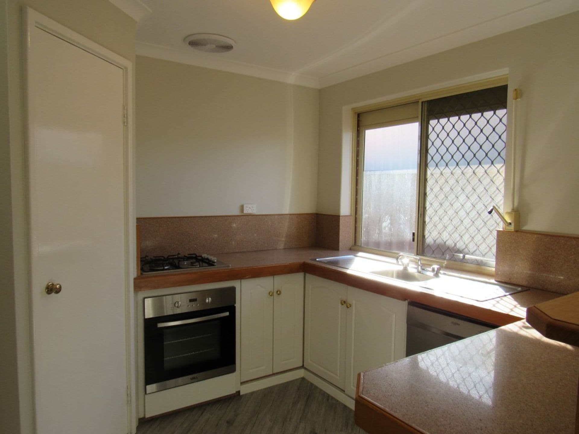 6/7 Greenlea Crescent, Warnbro, WA, 6169, Warnbro - Thumbnail 2